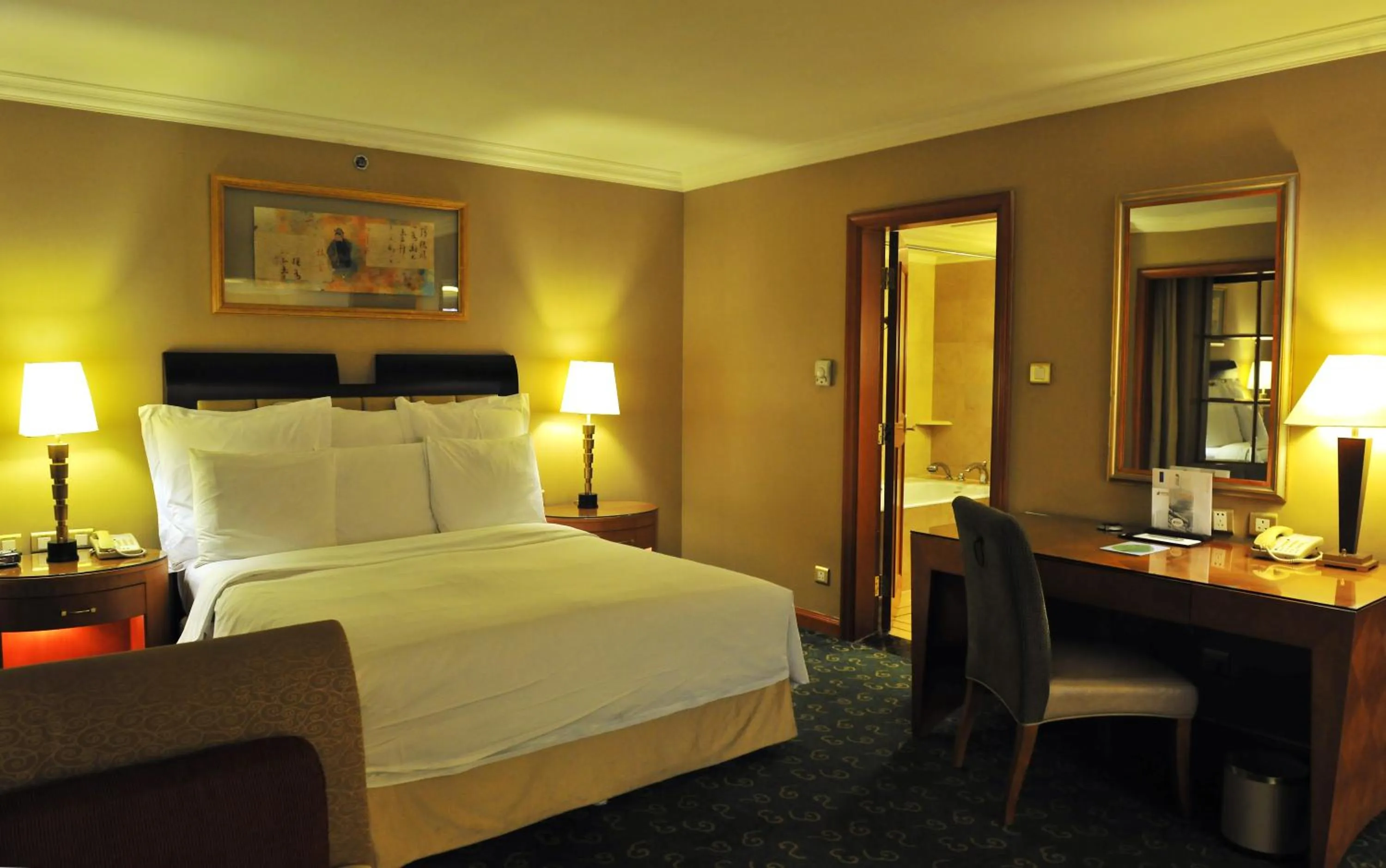 Bedroom, Bed in Air China Boyue Beijing Hotel