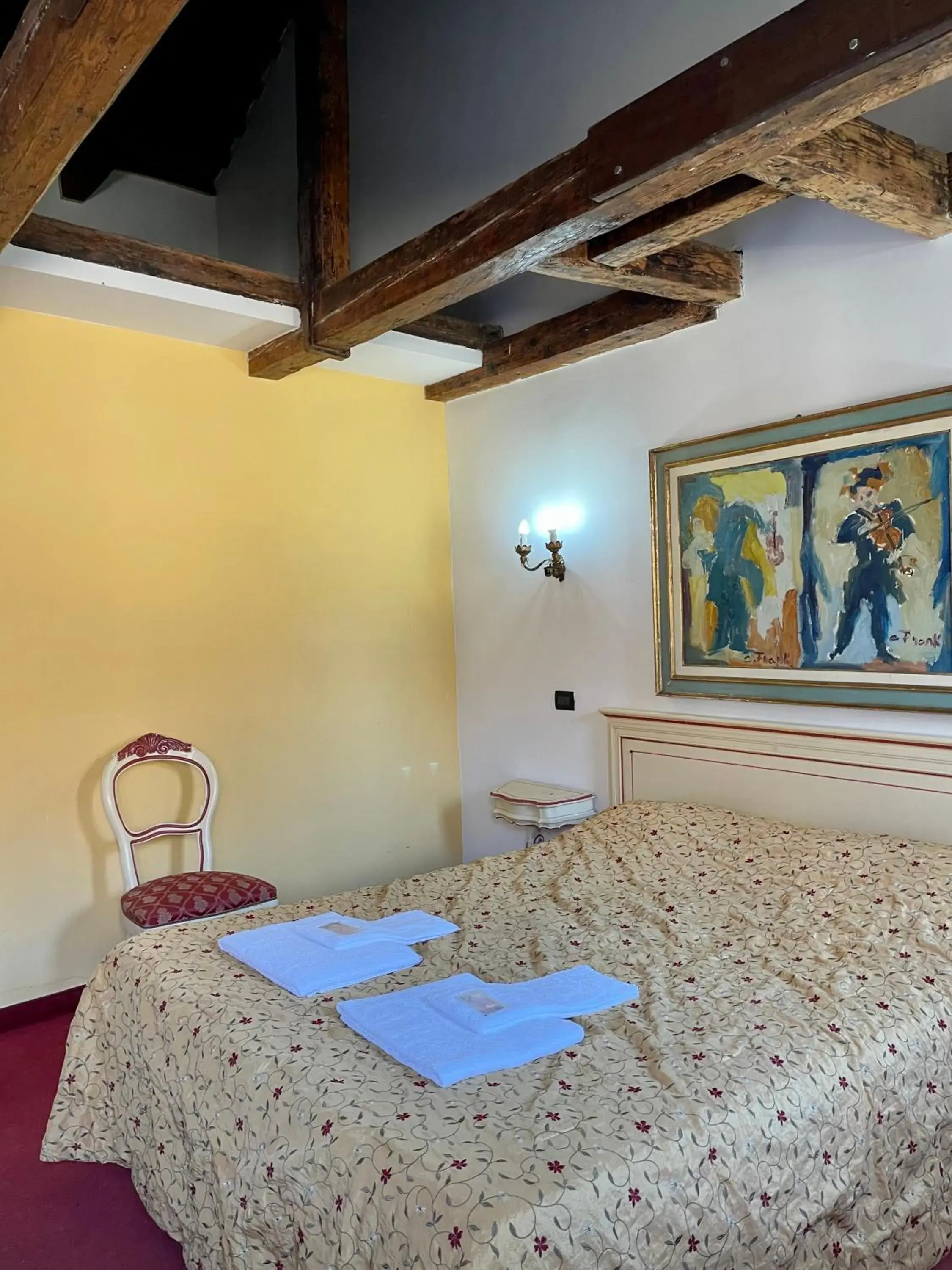 Double Room with Private Bathroom in Ai Boteri Double Room with Private Bathroom in Ai Boteri
