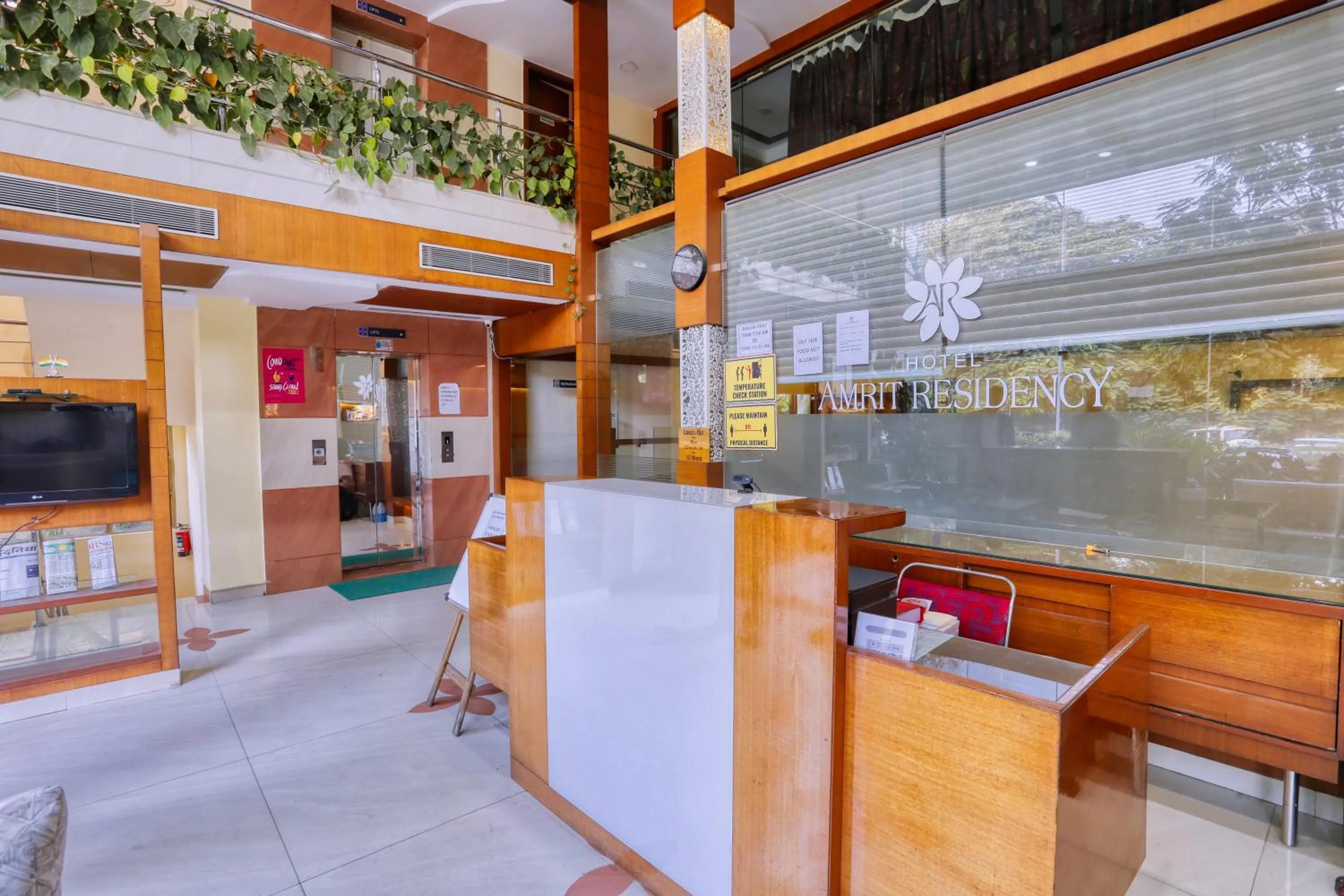 TV and multimedia in Hotel Amrit Residency