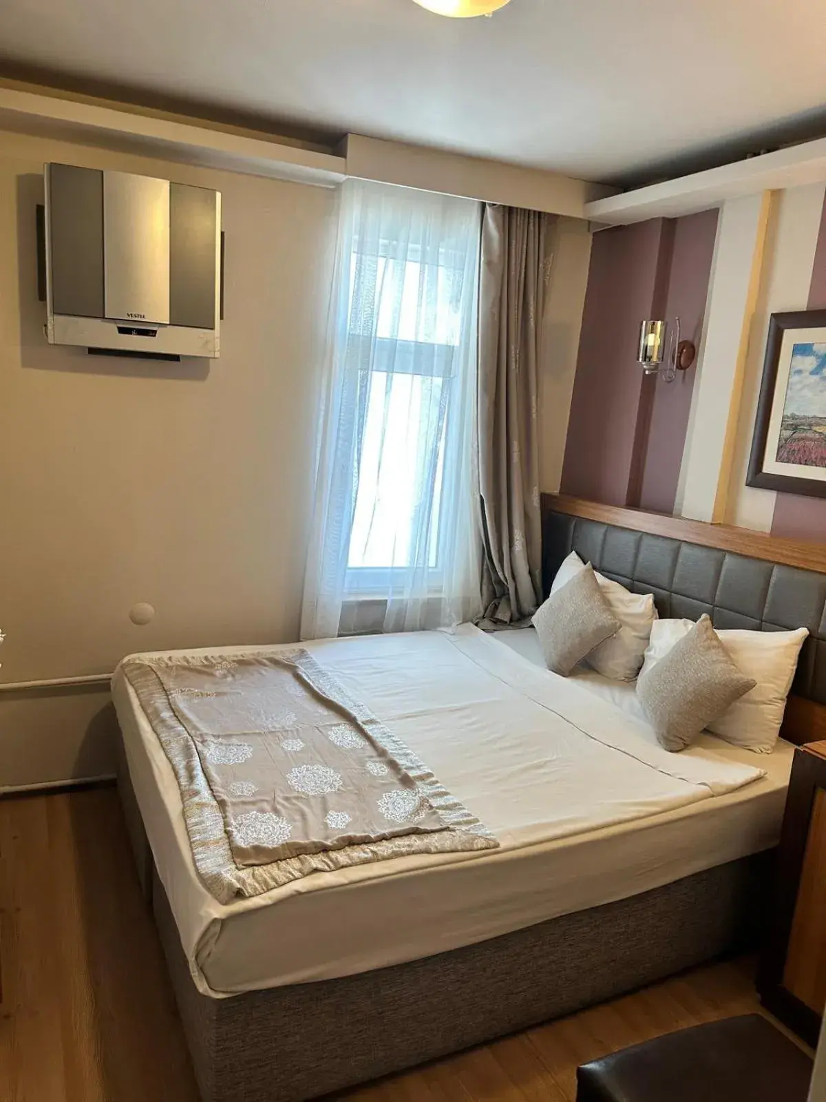 Bed in Anzac Hotel Bed in Anzac Hotel