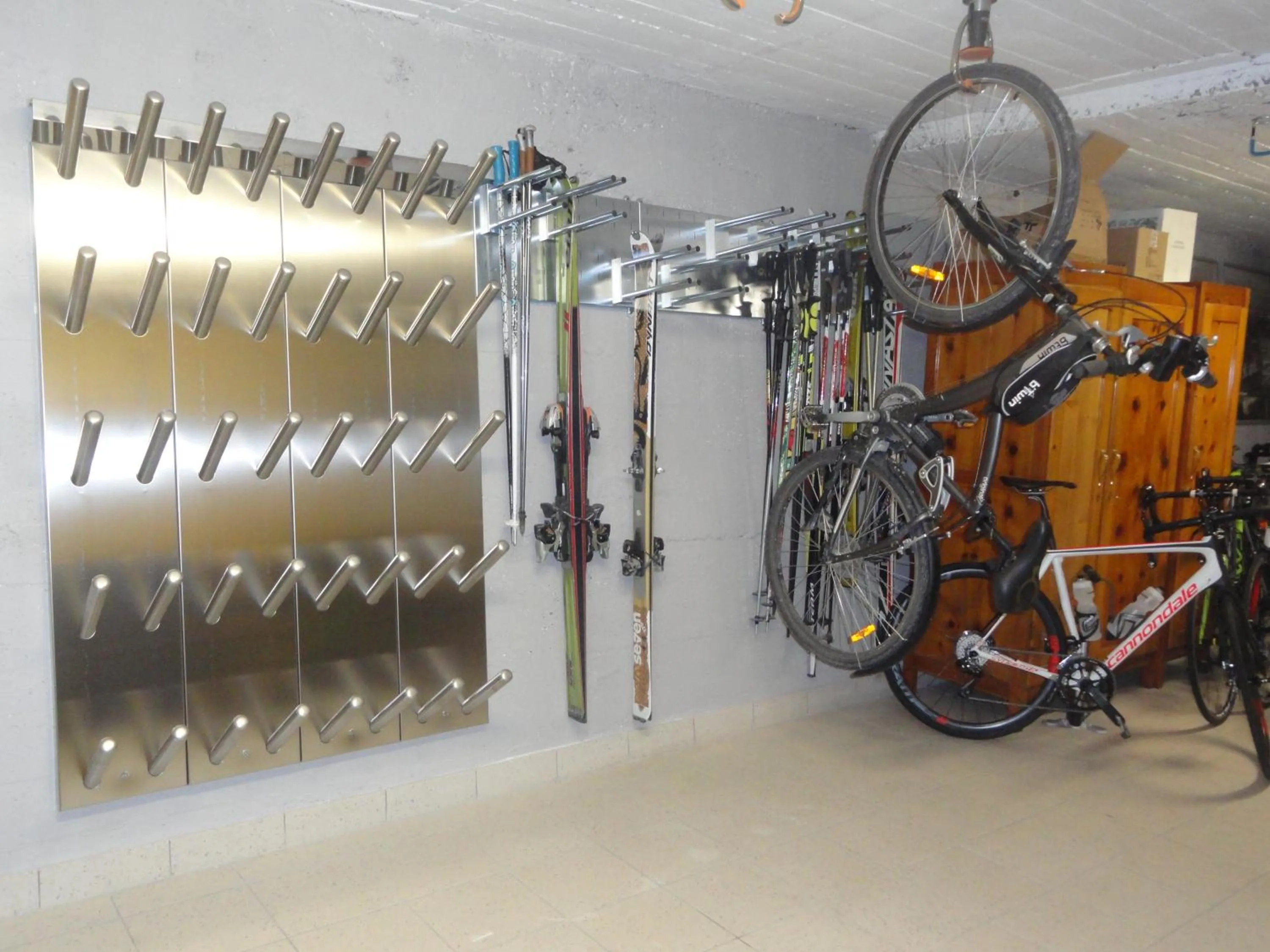 Skiing in La Casa di Armando