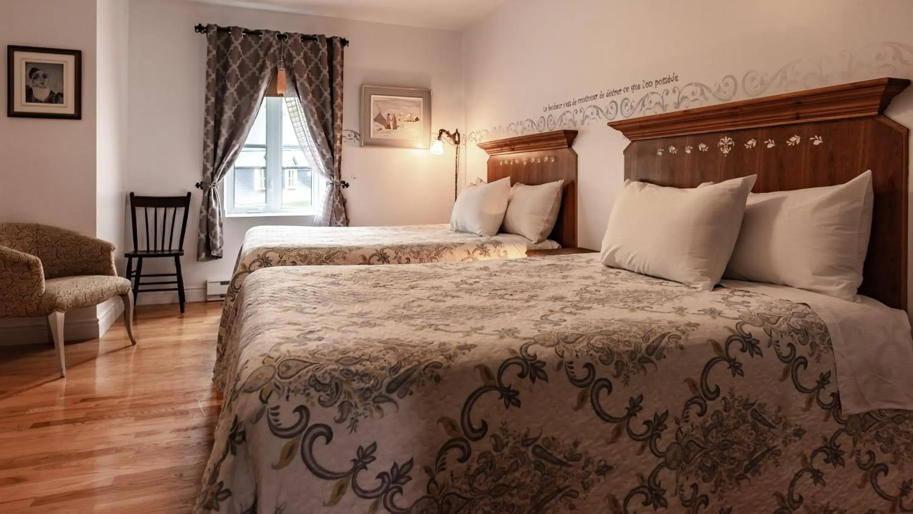 Quadruple Room with Private Bathroom in Auberge Akamaraska Quadruple Room with Private Bathroom in Auberge Akamaraska