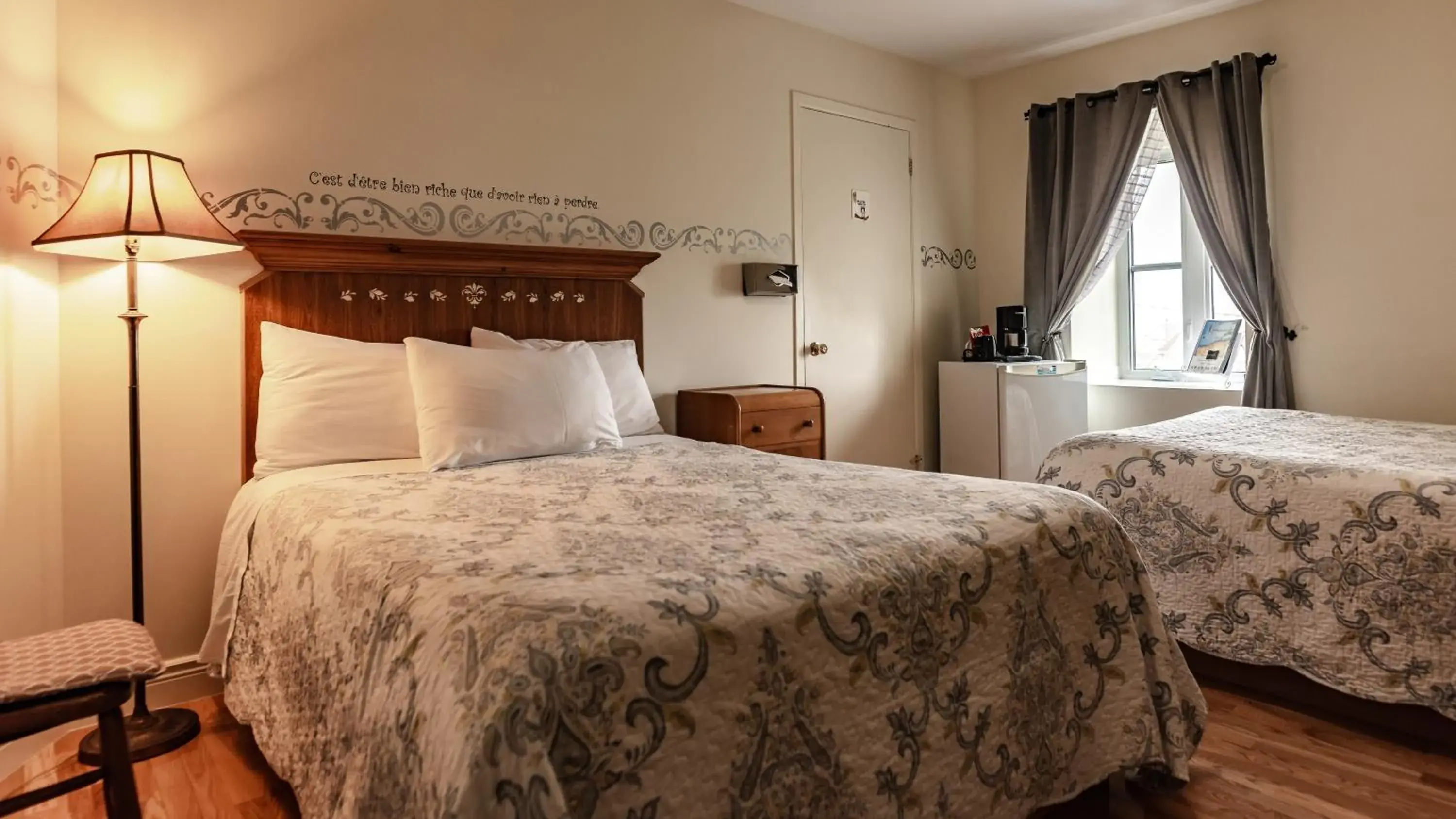 Quadruple Room with Private Bathroom in Auberge Akamaraska Quadruple Room with Private Bathroom in Auberge Akamaraska