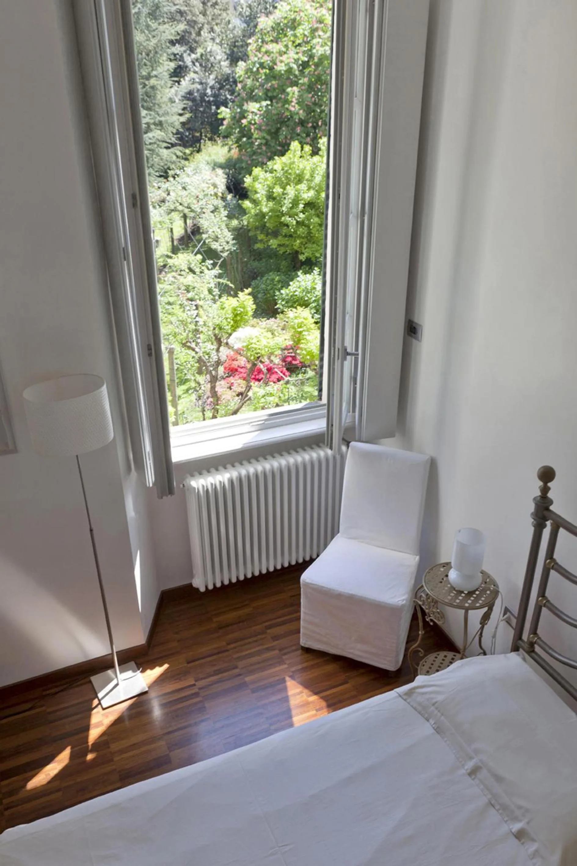 Decorative detail, Bed in La Canarina Bed & Breakfast