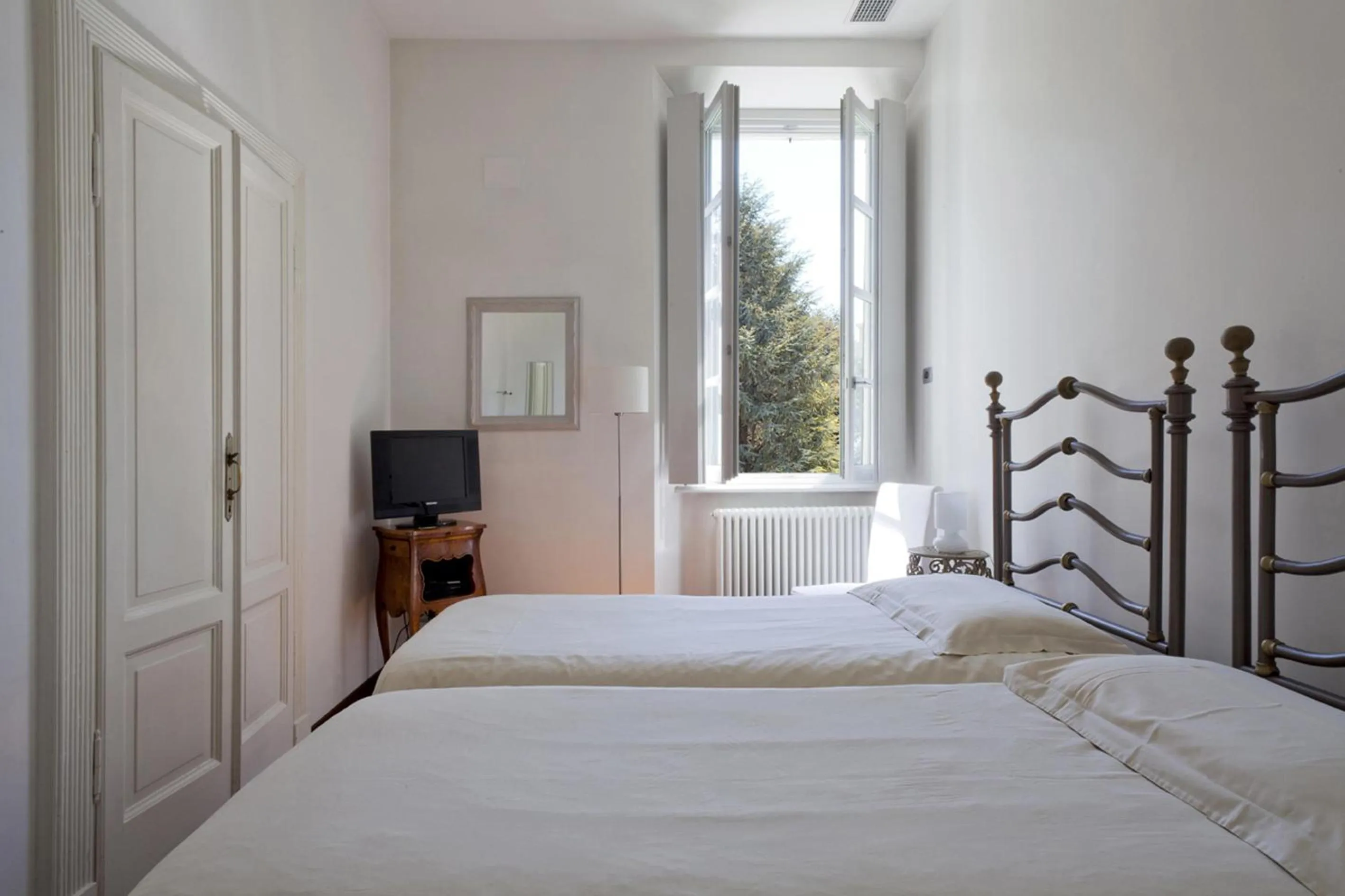 Bedroom, Bed in La Canarina Bed & Breakfast