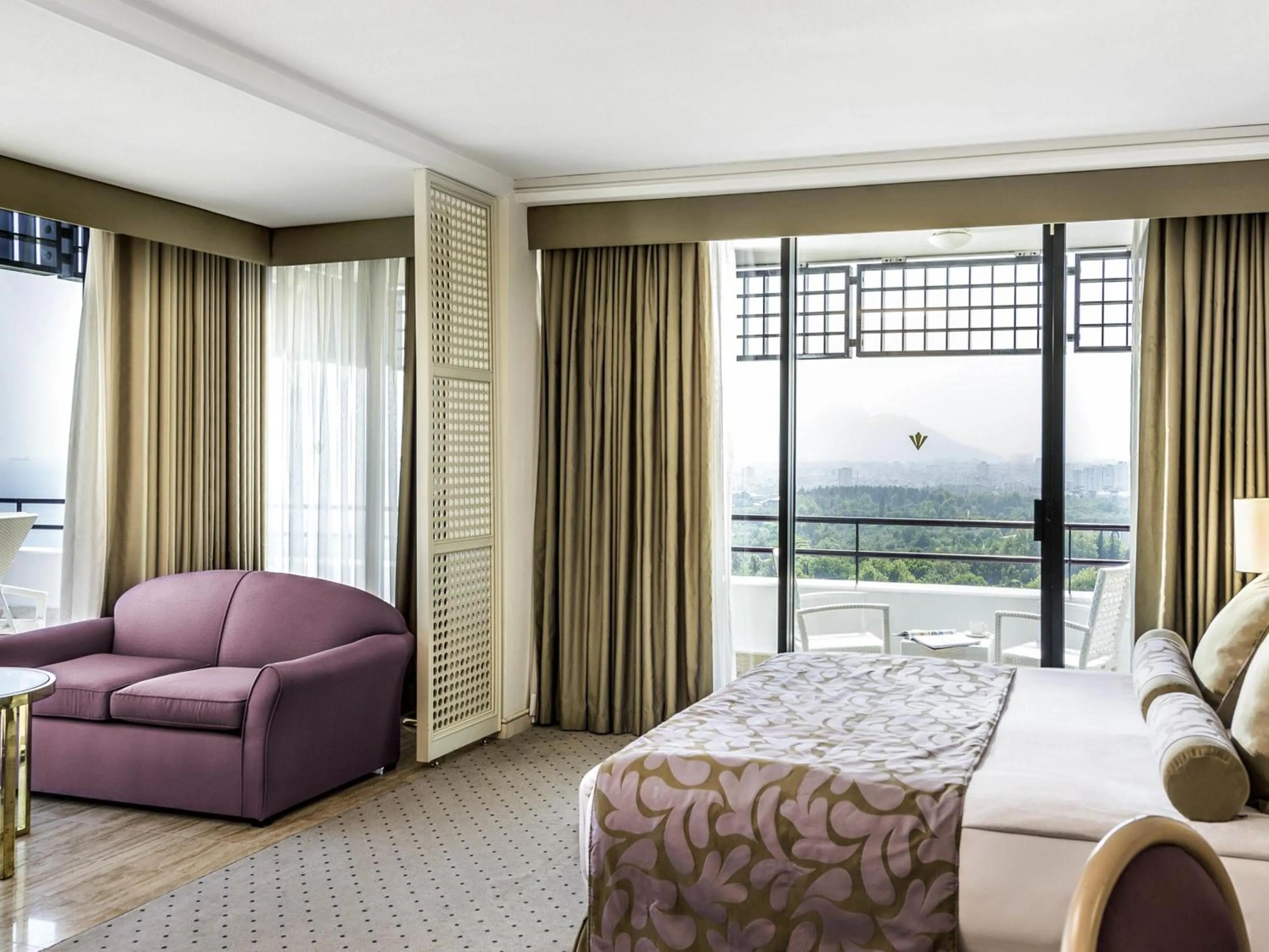 Bedroom, Bed in Rixos Downtown Antalya - The Land Of Legends Access