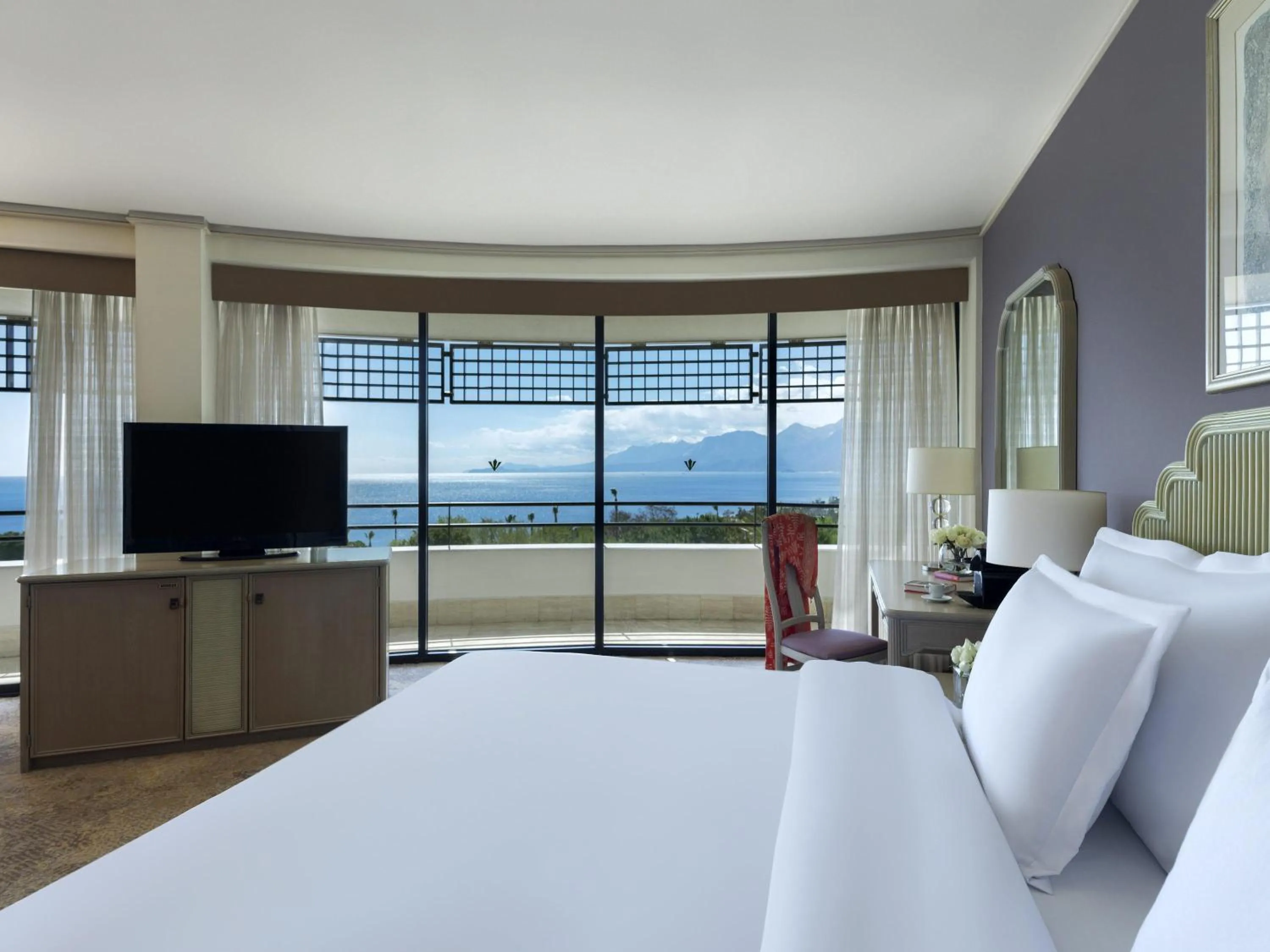 Bedroom, Bed in Rixos Downtown Antalya - The Land Of Legends Access