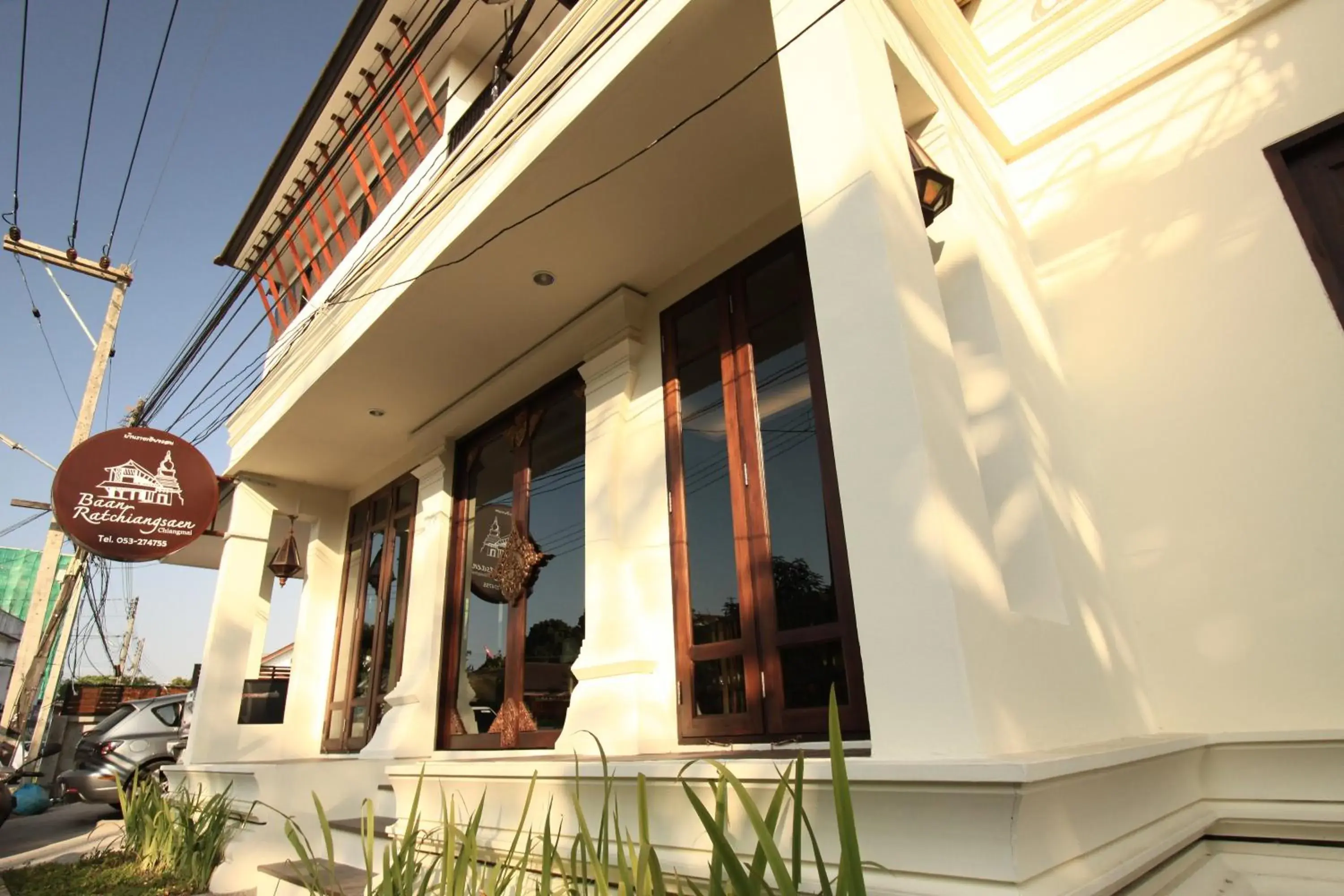 Facade/entrance in Baan Ratchiangsaen Facade/entrance in Baan Ratchiangsaen