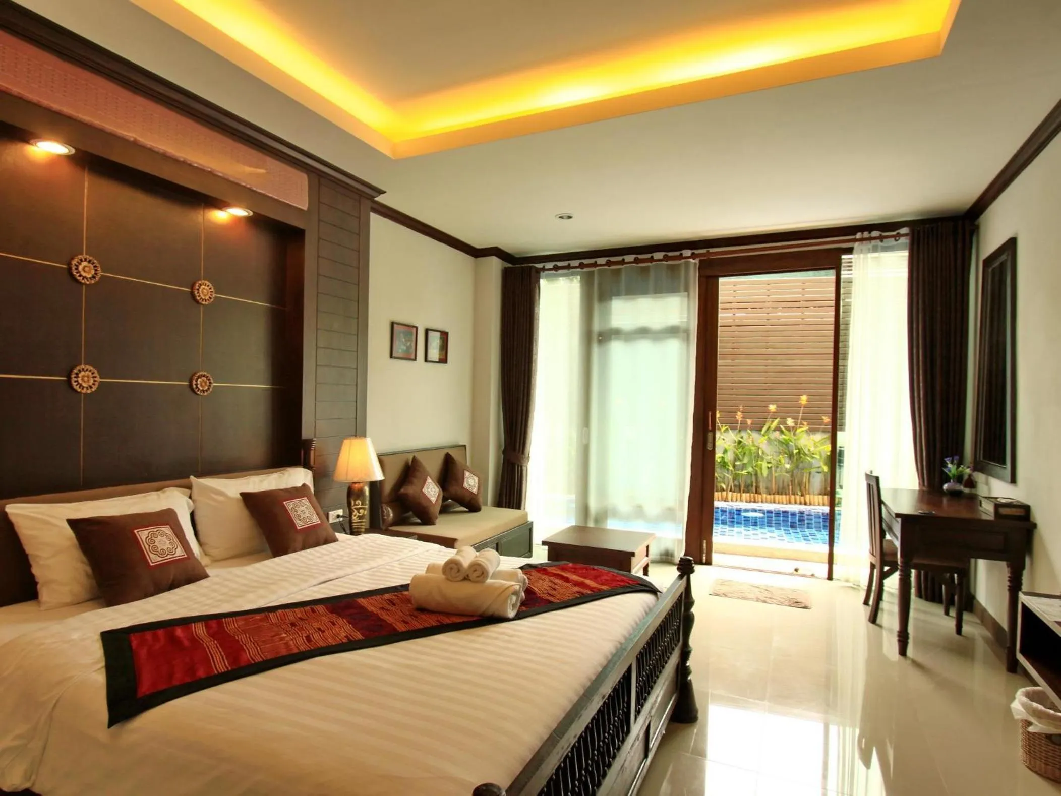 Photo of the whole room, Bed in Baan Ratchiangsaen