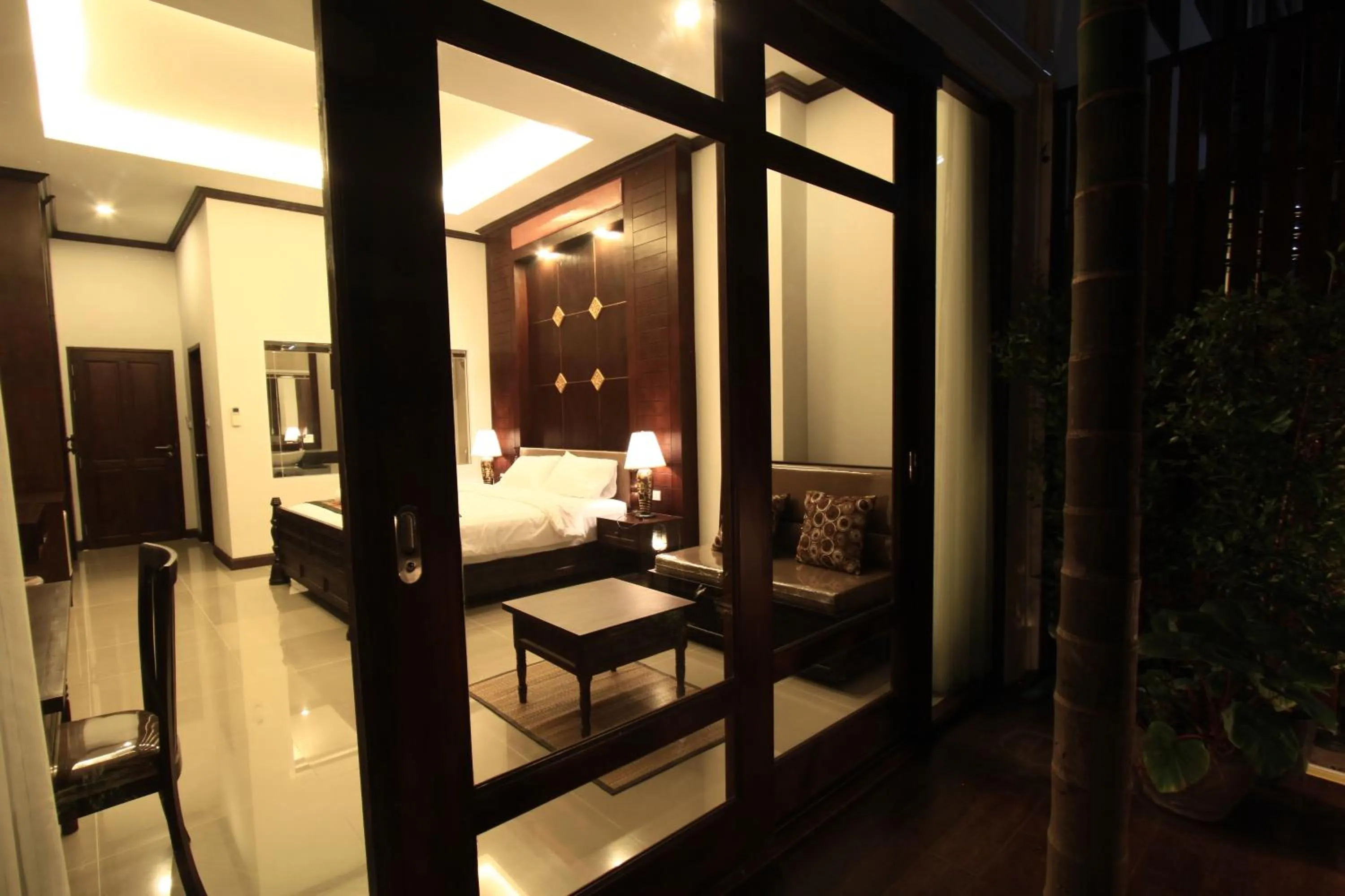 Photo of the whole room, Bed in Baan Ratchiangsaen