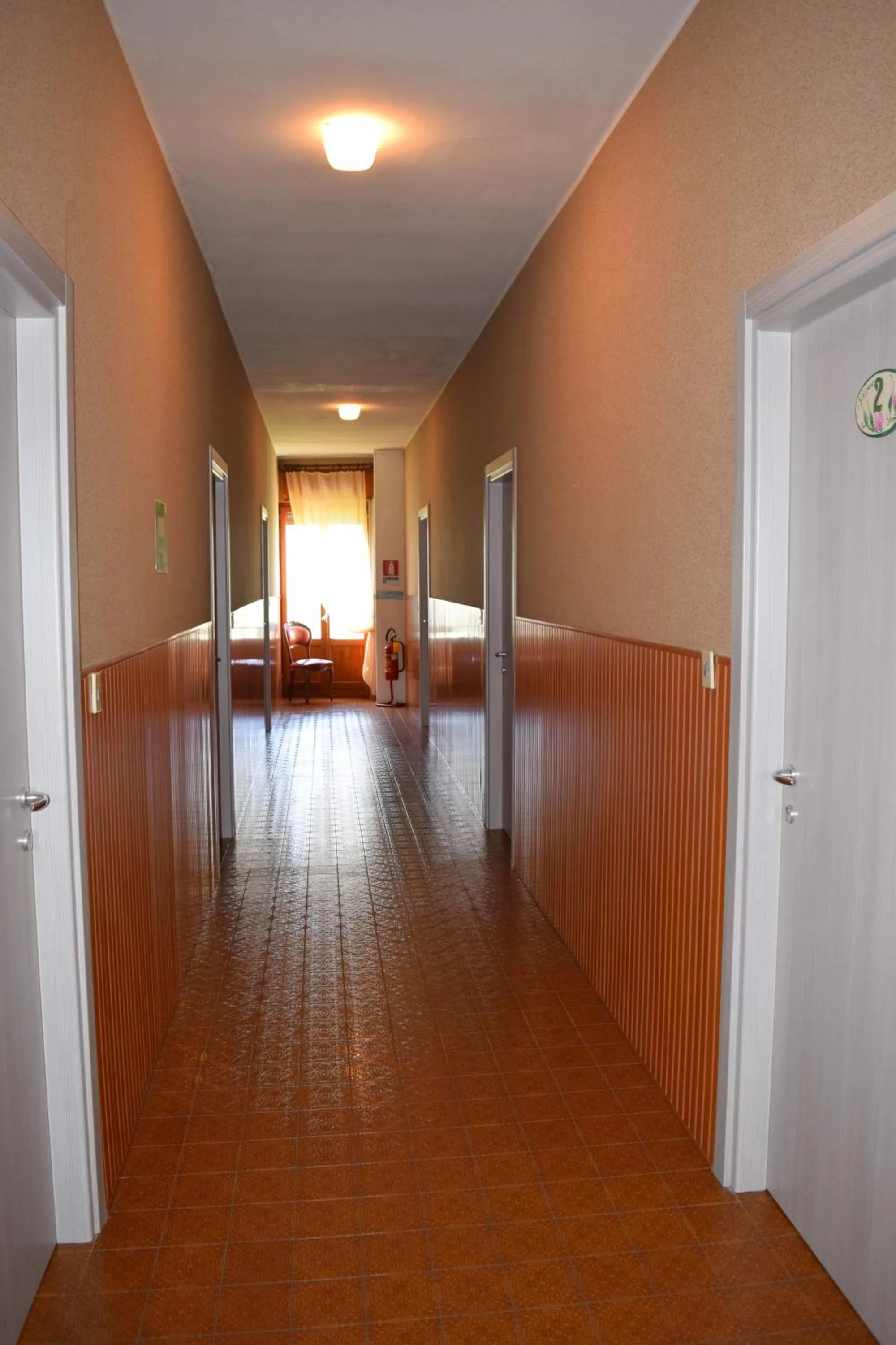 Photo of the whole room in Albergo De Jean