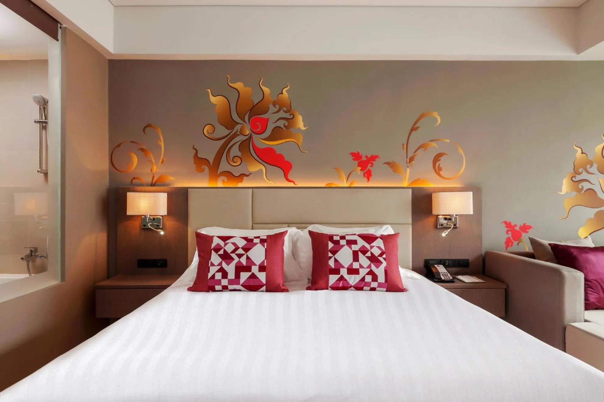 Bedroom, Bed in Grand Mercure Phuket Patong