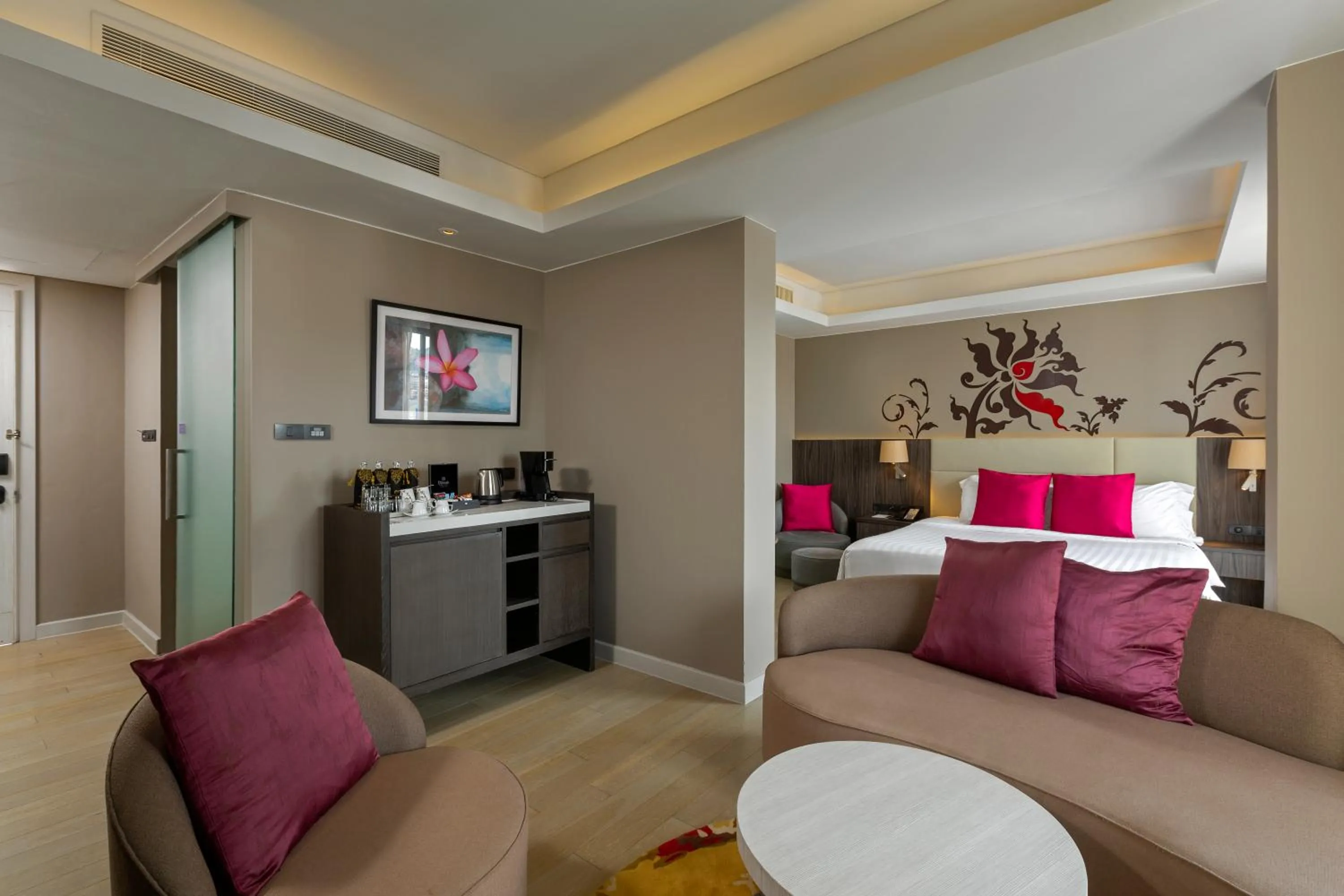 Living room, Bed in Grand Mercure Phuket Patong