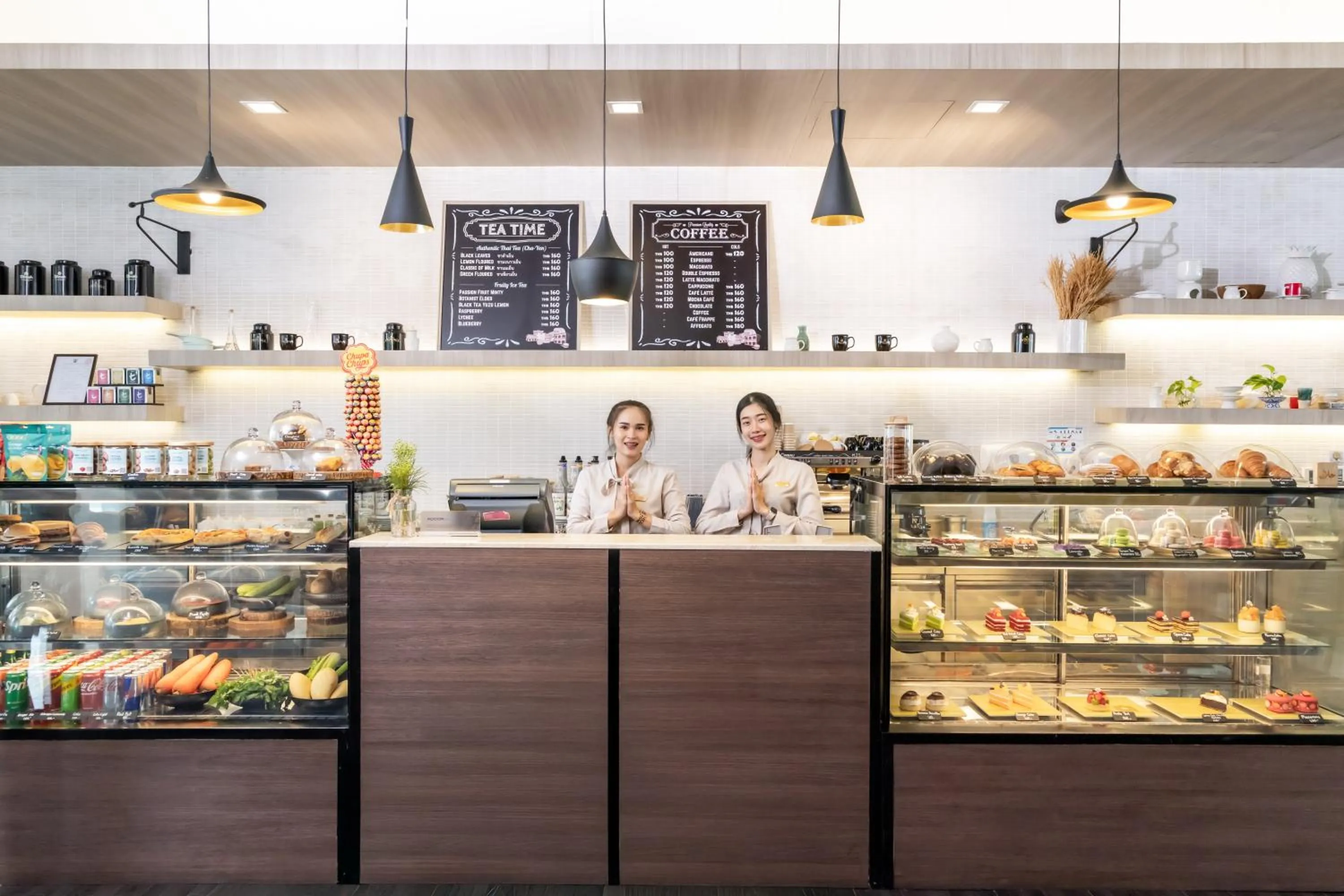 Restaurant/places to eat in Grand Mercure Phuket Patong