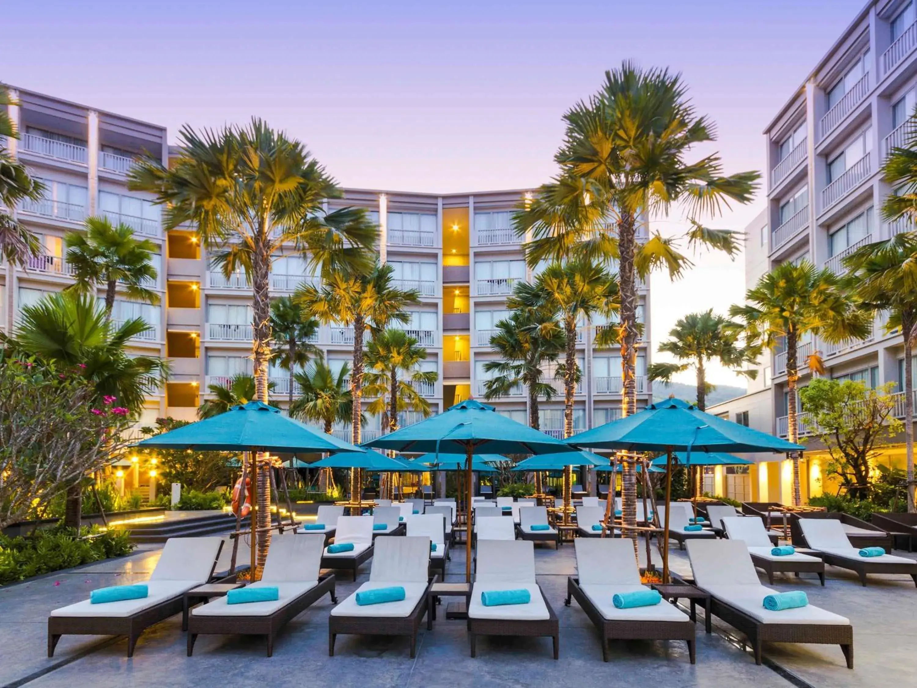 Property building in Grand Mercure Phuket Patong Property building in Grand Mercure Phuket Patong