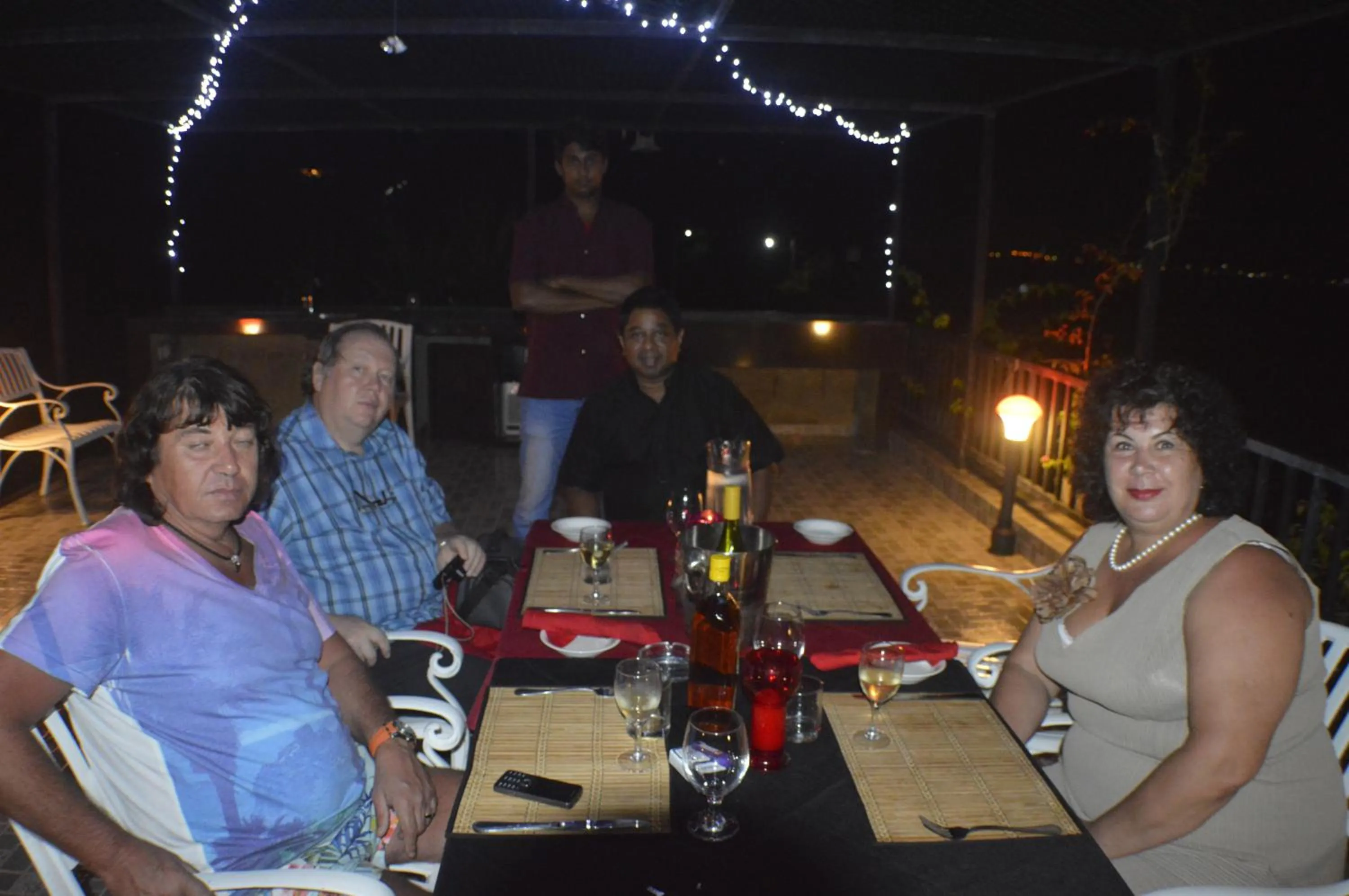 Night in Villa Baywatch, Rumassala