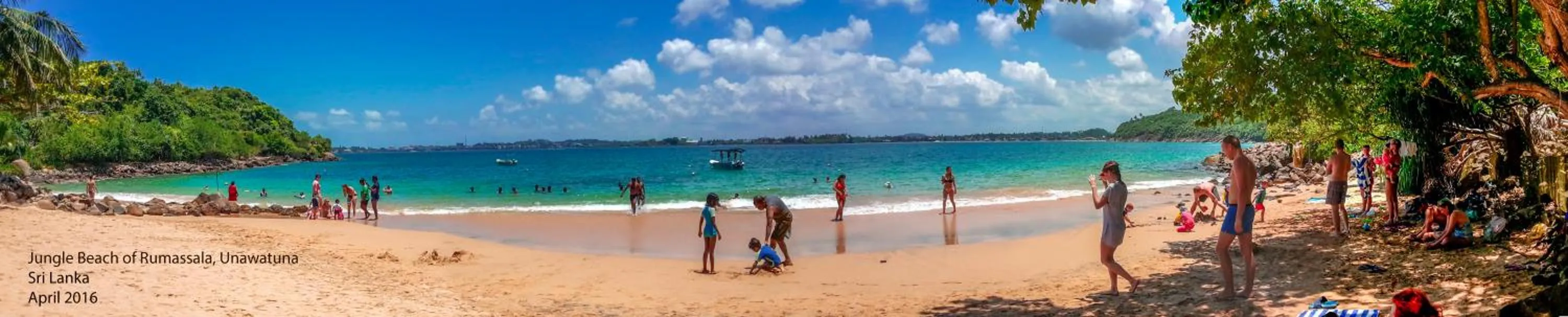 Beach in Villa Baywatch, Rumassala