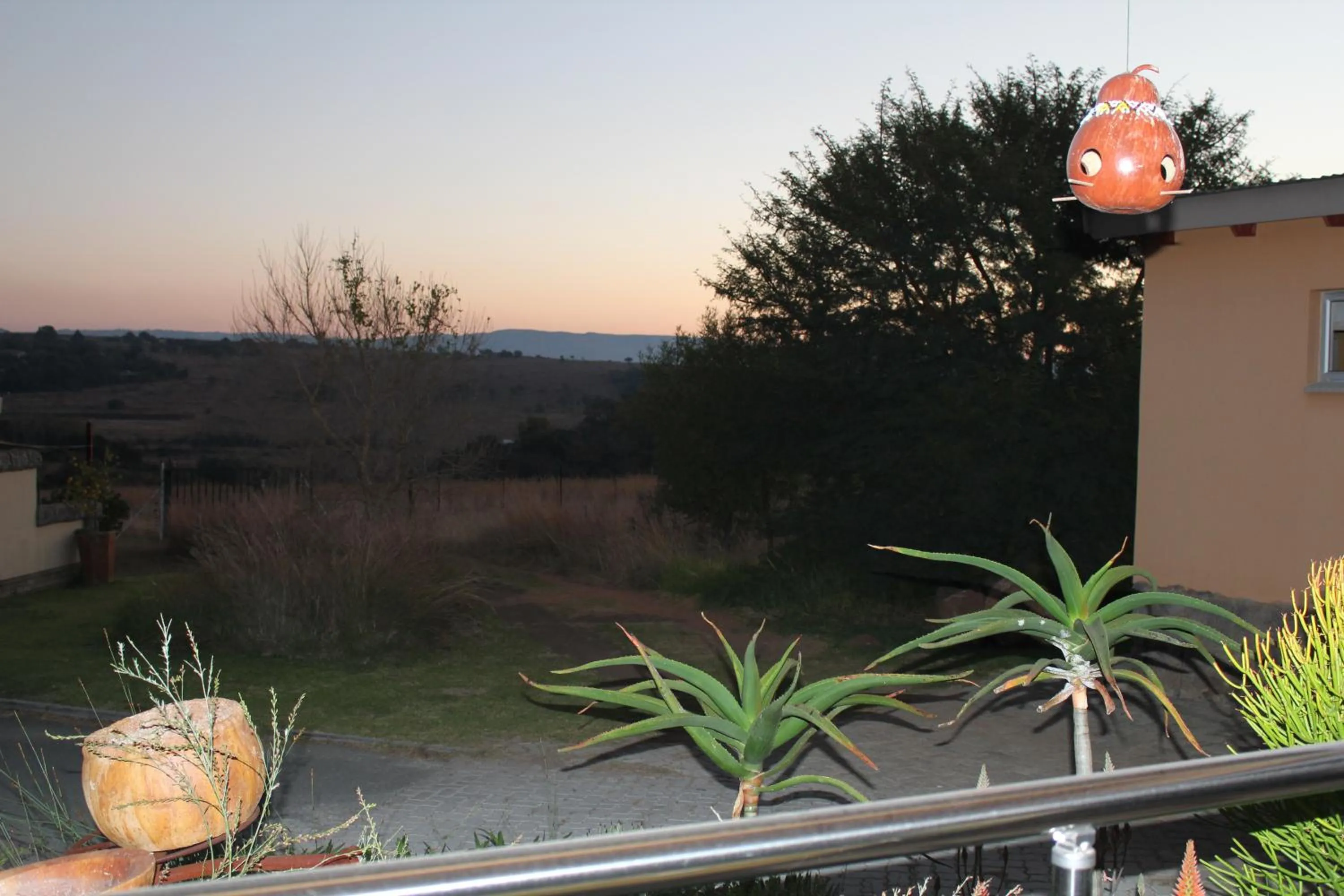 Garden view in Country Park Guest House - Muldersdrift