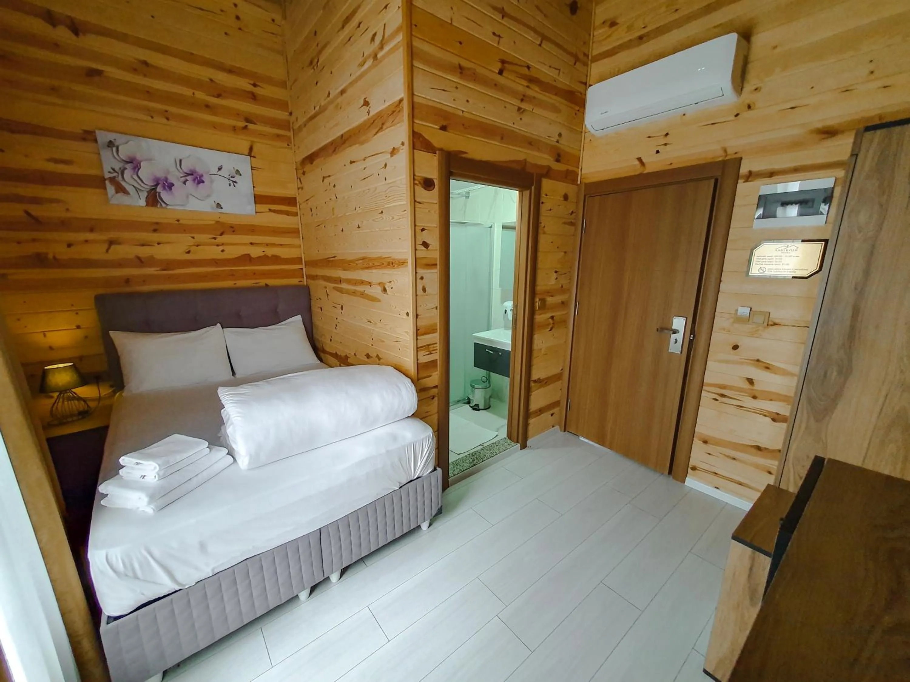 Bed in Sarı Köşk Hotel