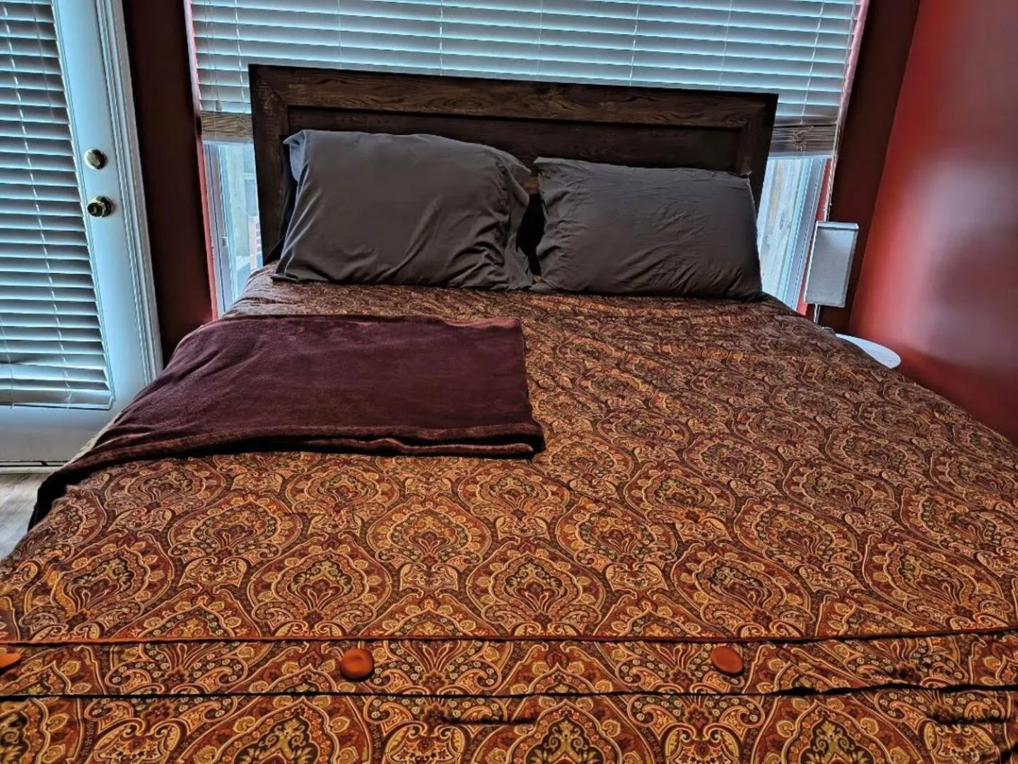 Bedroom, Bed in 4 - Bed home with Cali King Bed, 12 mins to DTWN