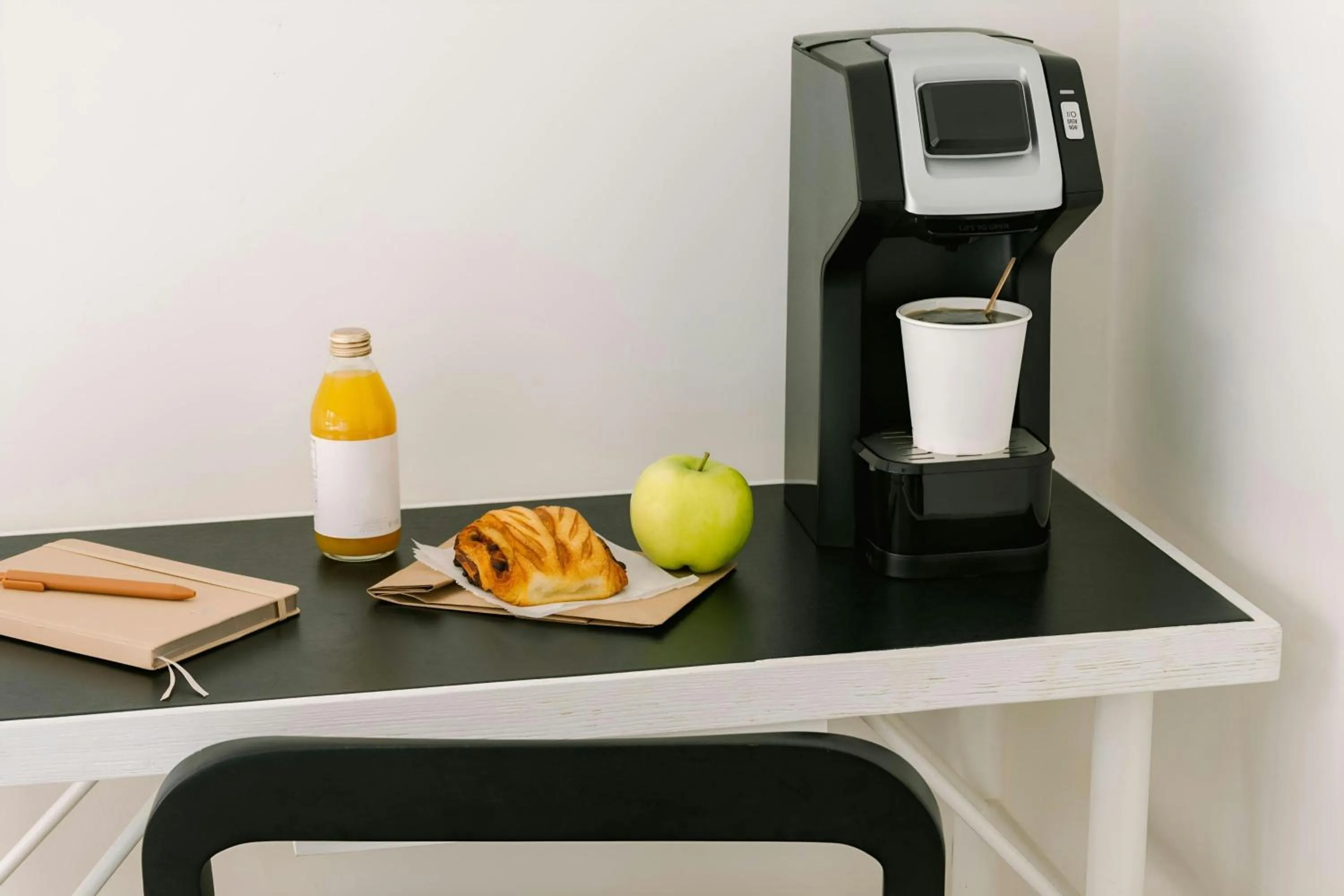 Bedroom in The Industrialist Hotel Gowanus Brooklyn, Sonder by Marriott Bonvoy