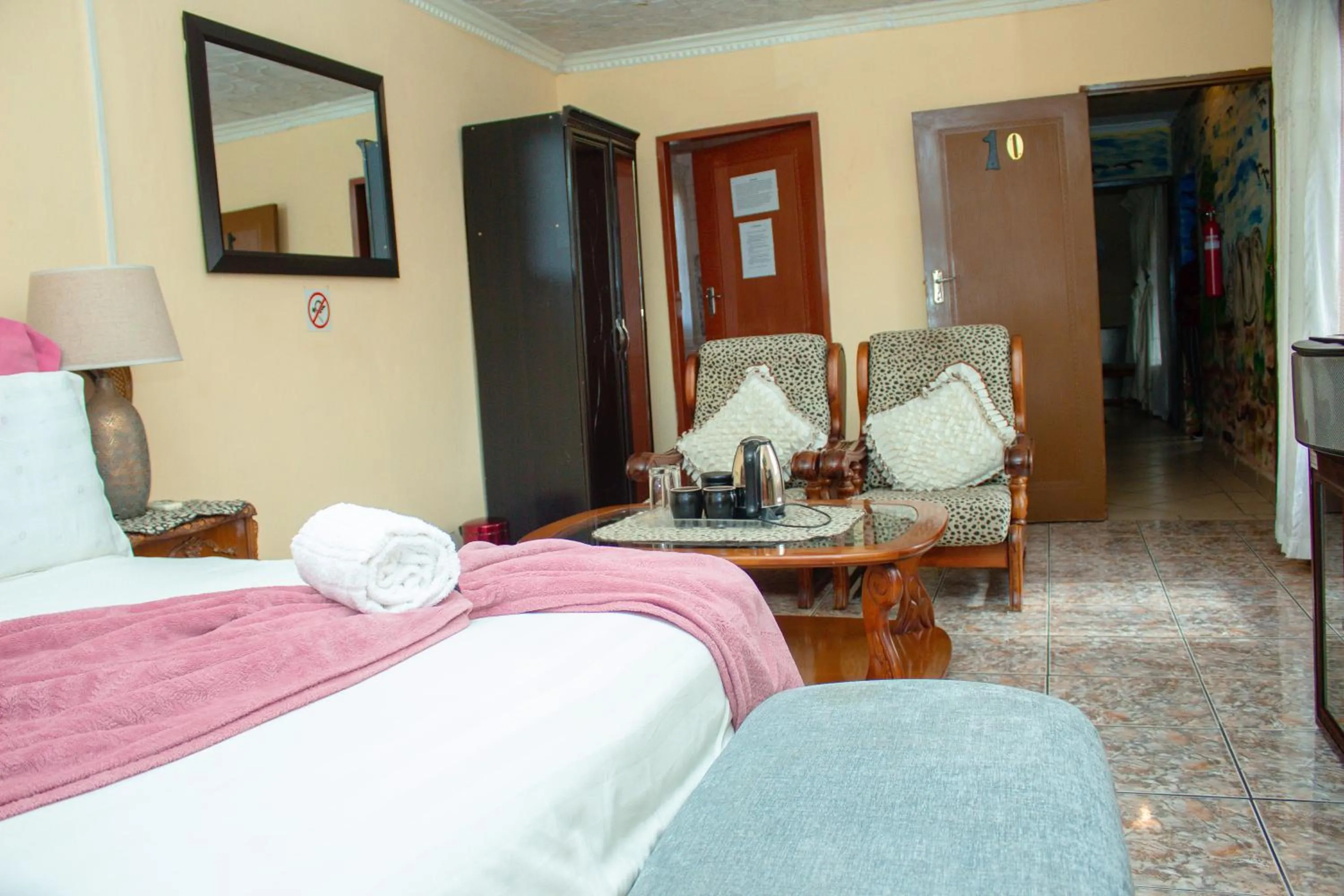 Bed in Sikhula Sonke Guest House