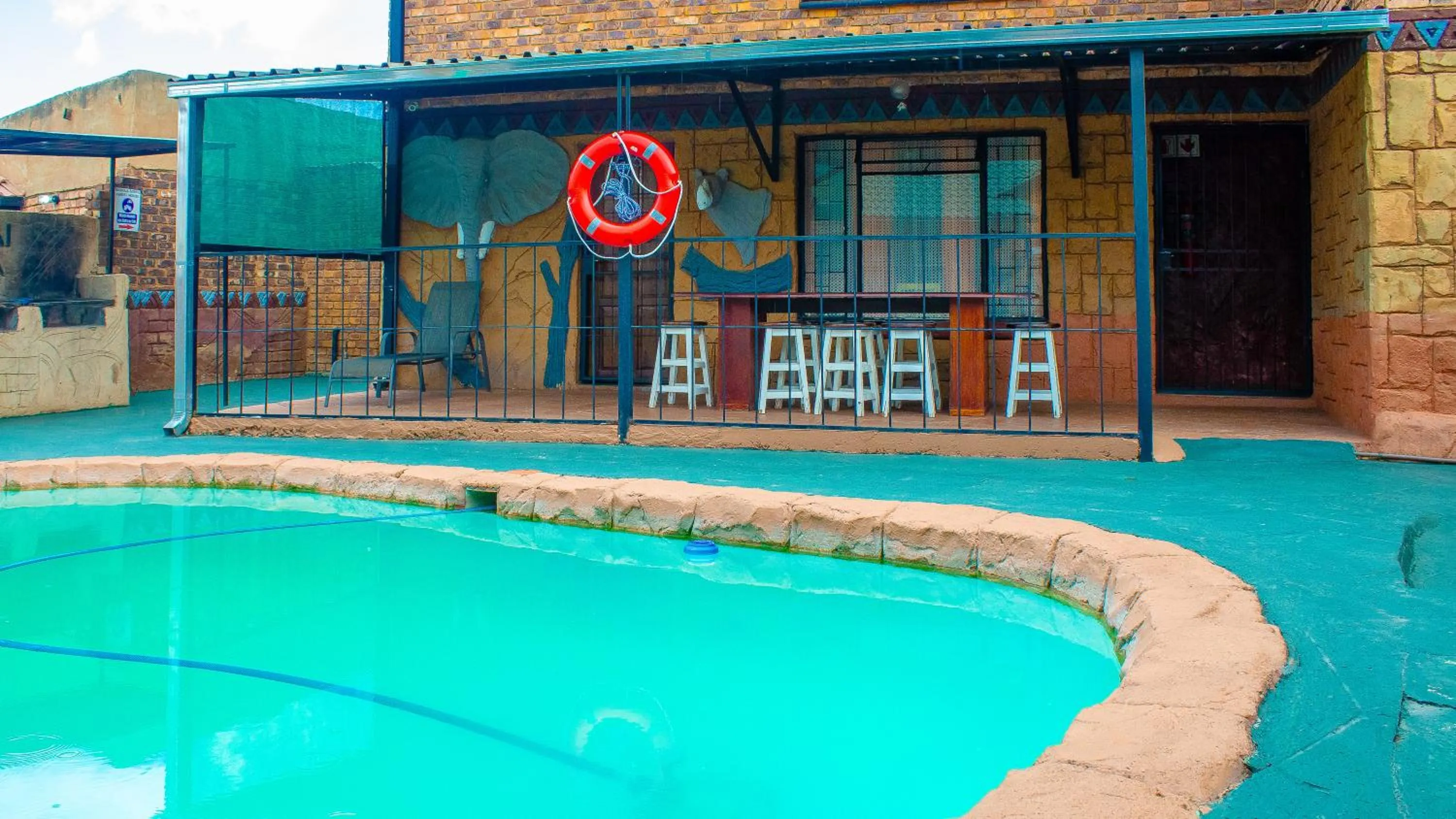 Swimming pool in Sikhula Sonke Guest House