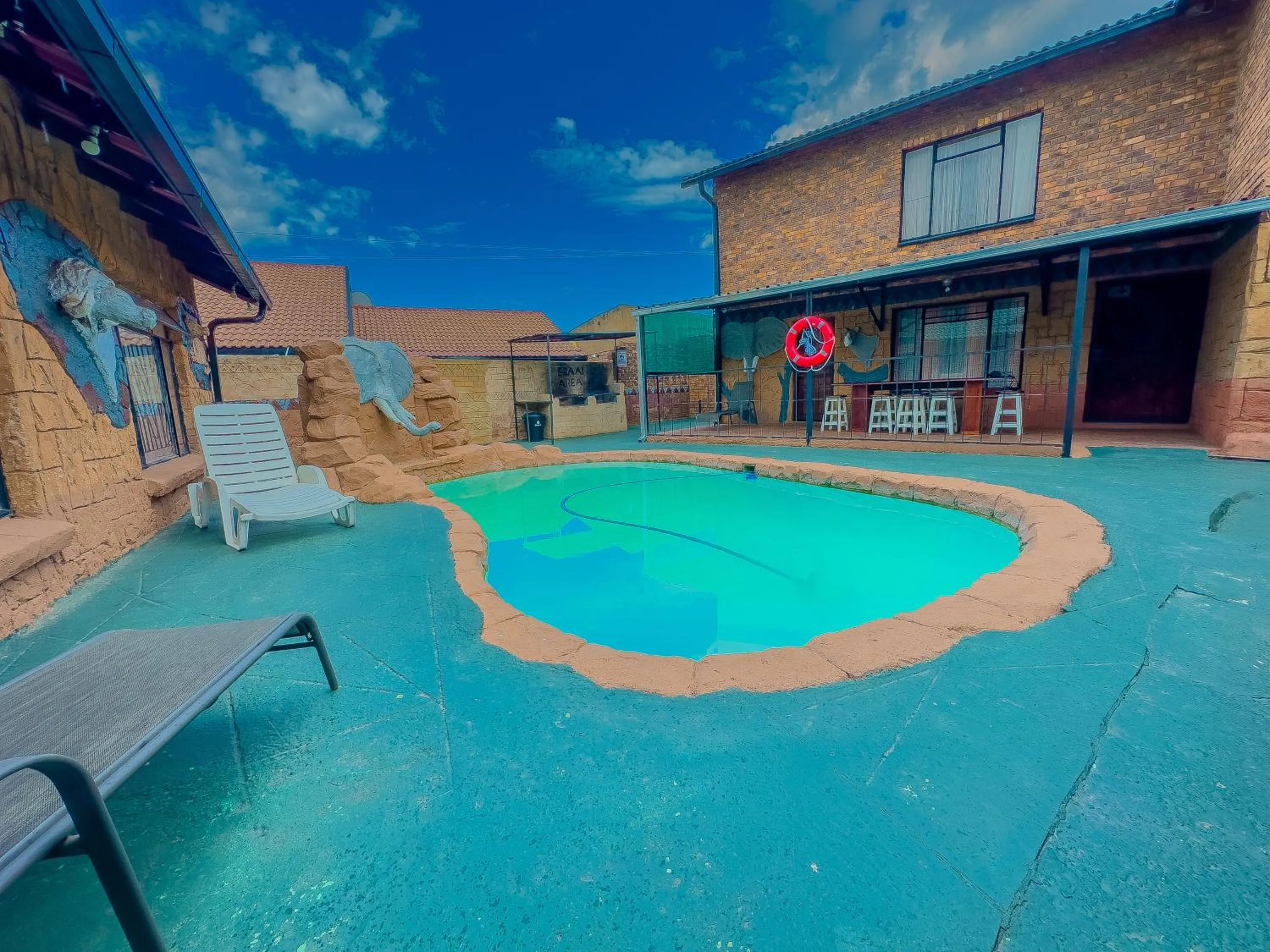 Swimming pool in Sikhula Sonke Guest House