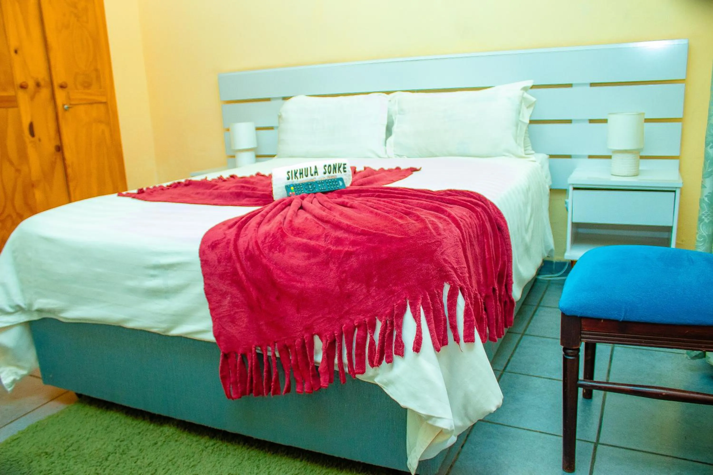 View (from property/room), Bed in Sikhula Sonke Guest House