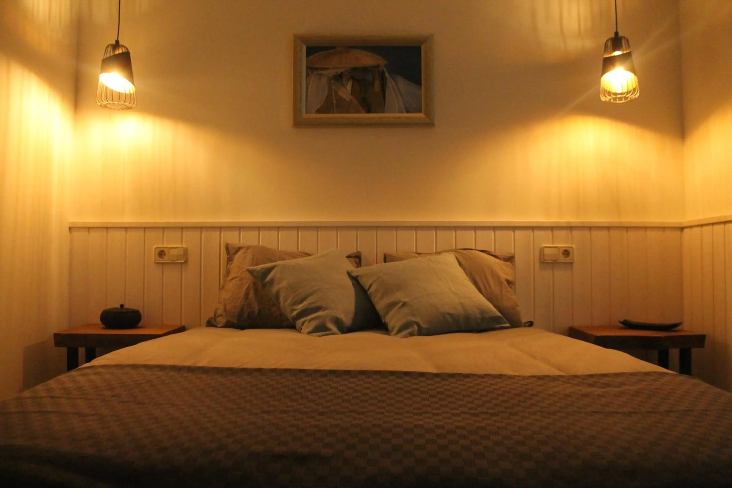 Bed in Hedera