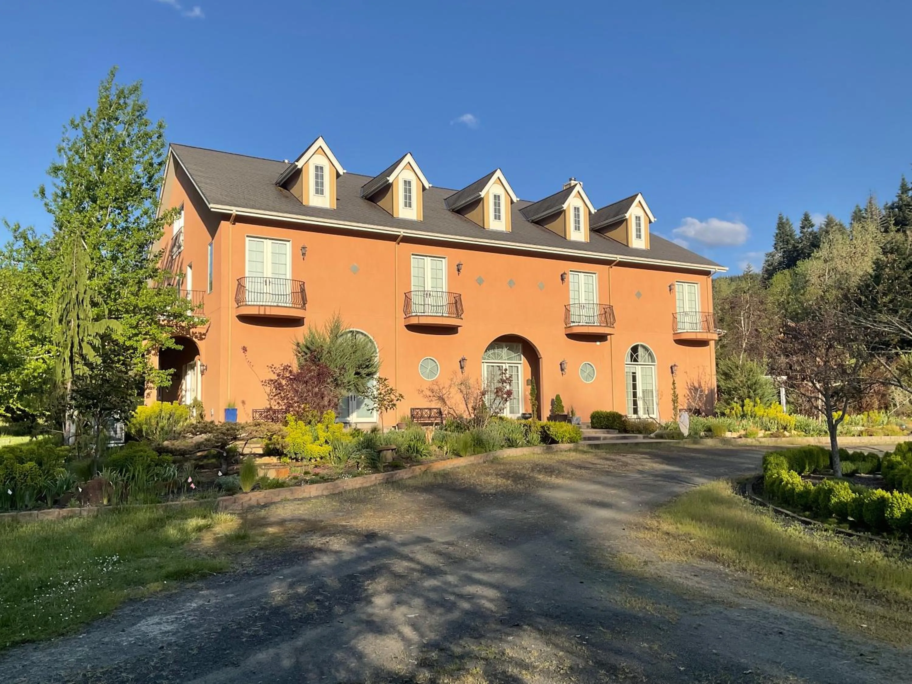 Property building in Lakeside Villa