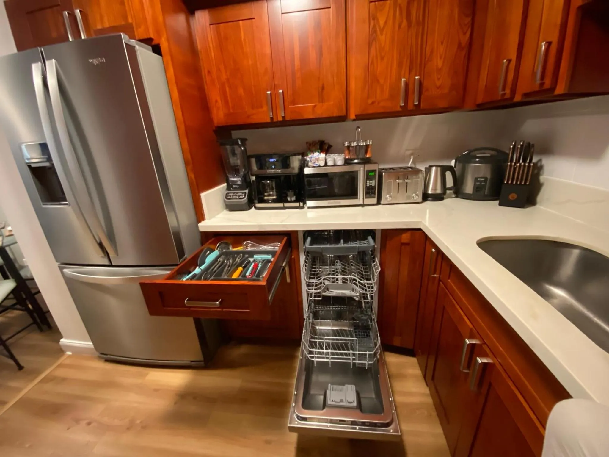 Kitchen or kitchenette in Cozy 2beds,2baths, free parking at Waikiki Beach