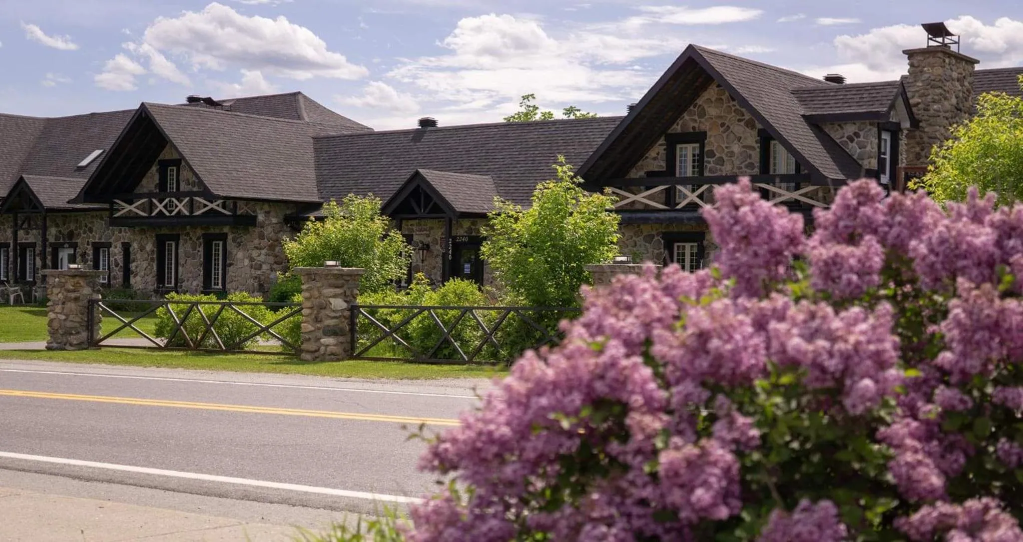 Property Building in Condo Hotel Au pied du Mont Orford