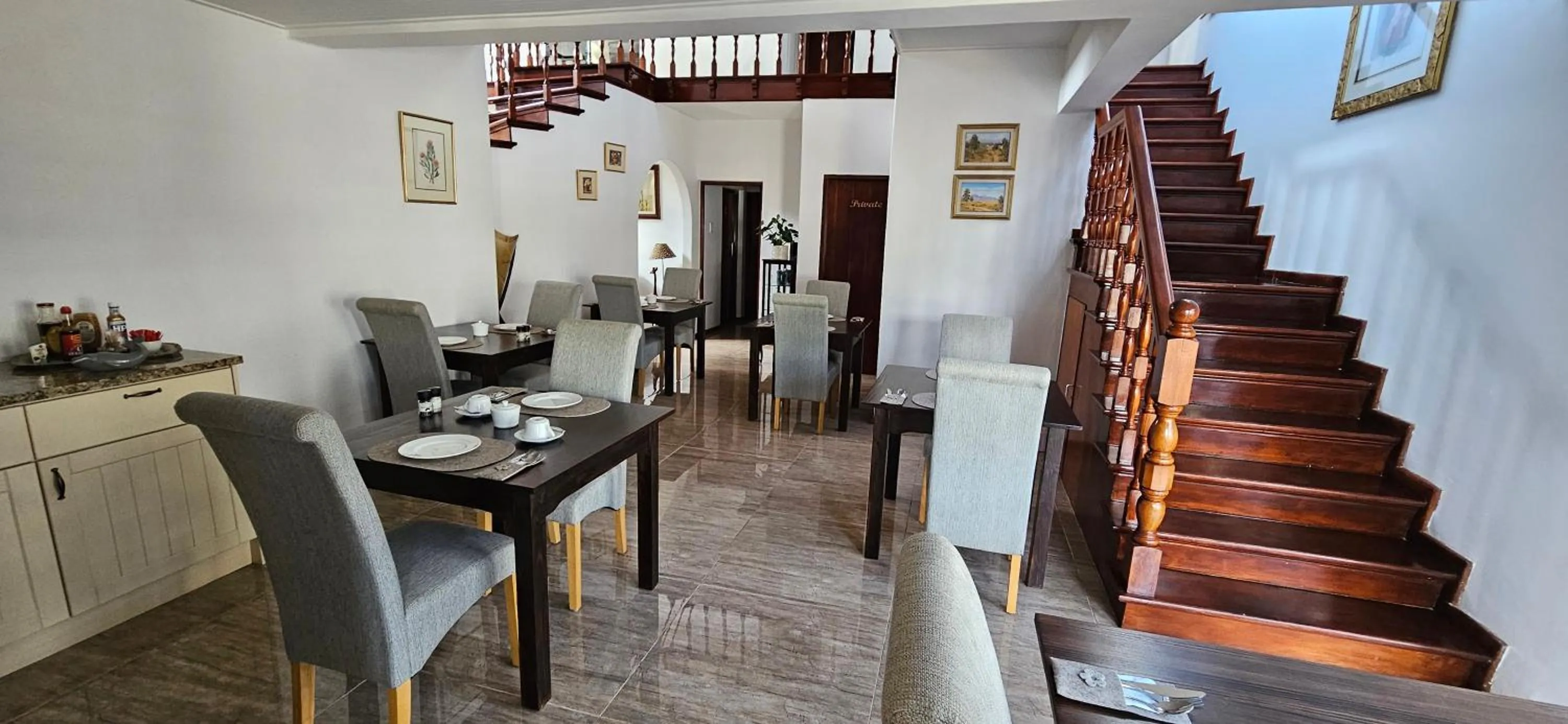 Breakfast in Villa Venusta Luxury Guesthouse - Solar Power