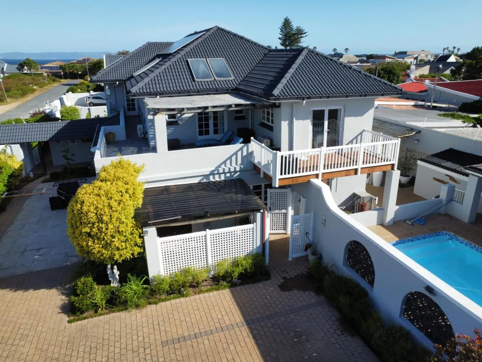 Property building in Villa Venusta Luxury Guesthouse - Solar Power