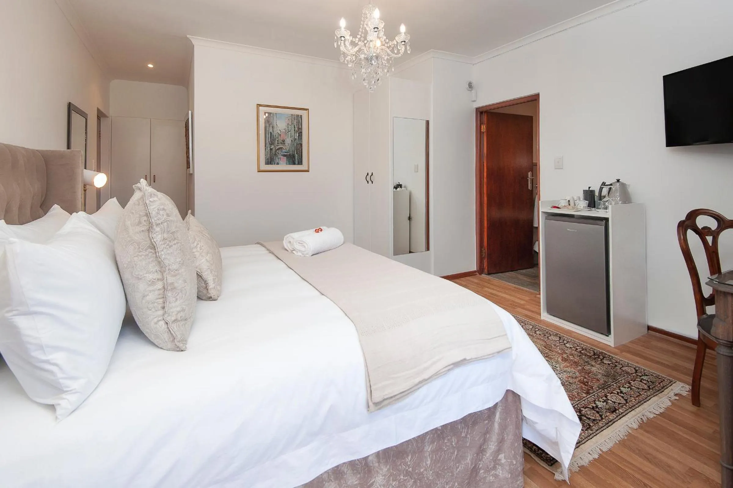 Bed in Villa Venusta Luxury Guesthouse - Solar Power