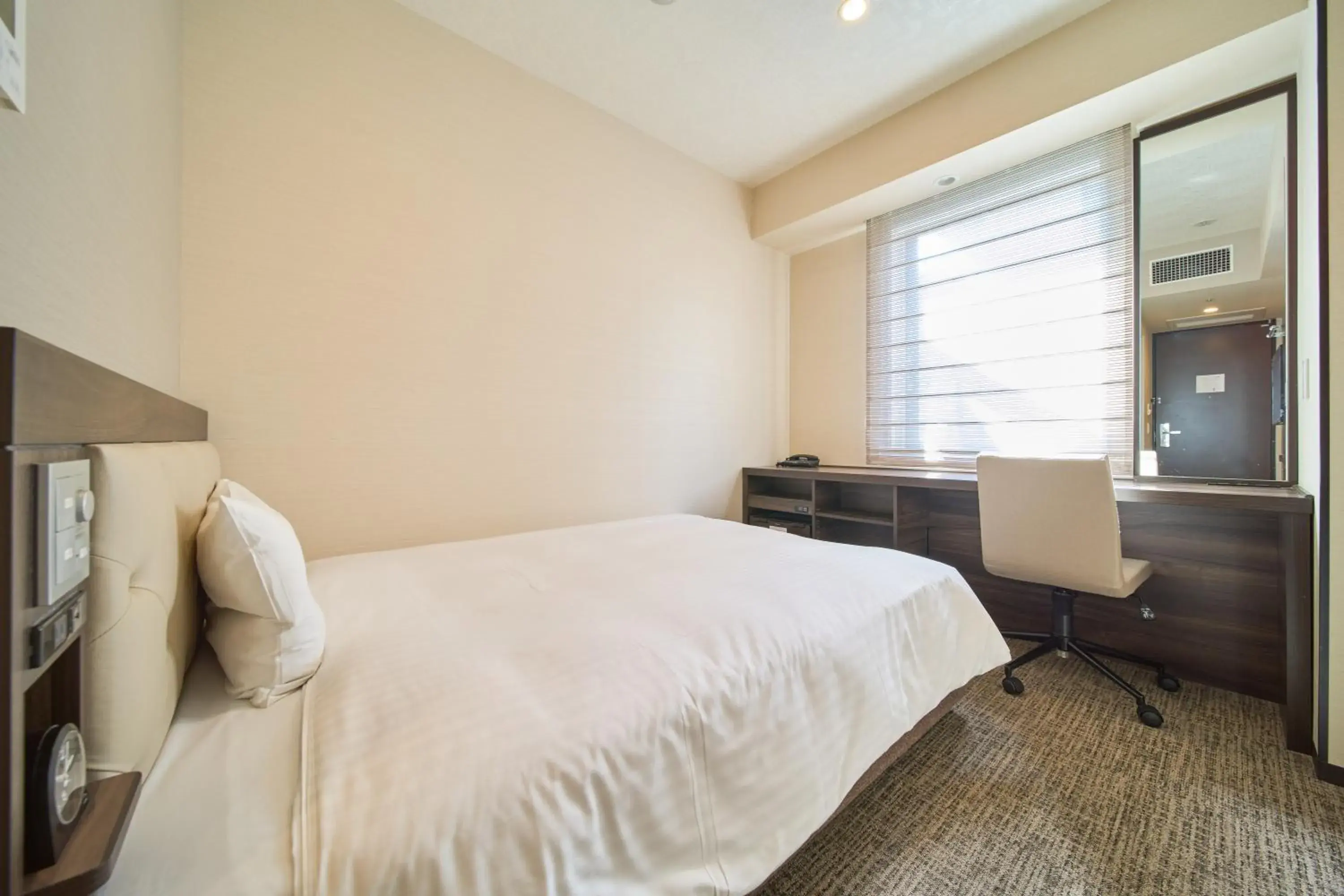 Single Room A - Smoking in Via Inn Umeda Single Room A - Smoking in Via Inn Umeda