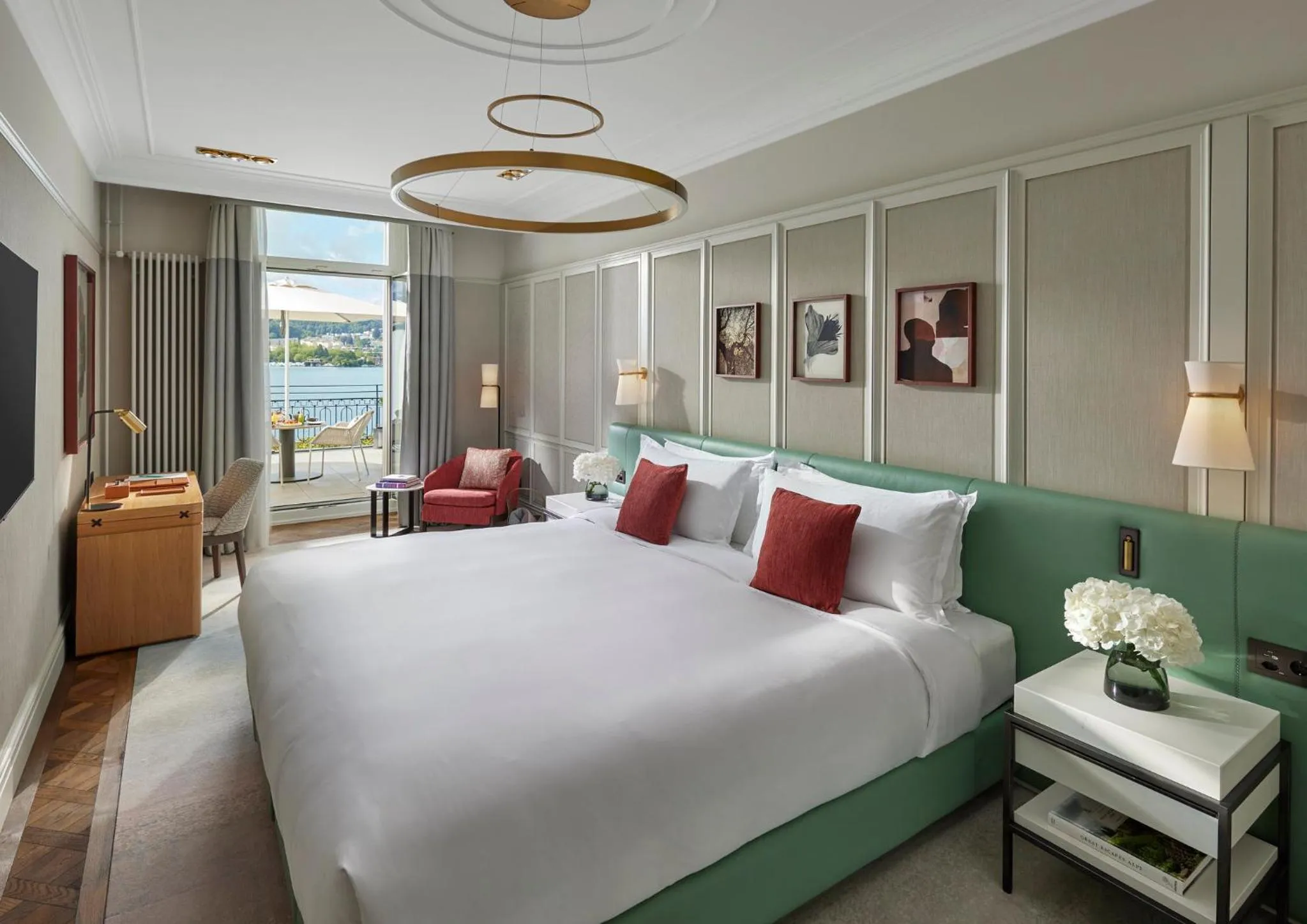 Balcony/Terrace, Bed in Mandarin Oriental Palace, Luzern