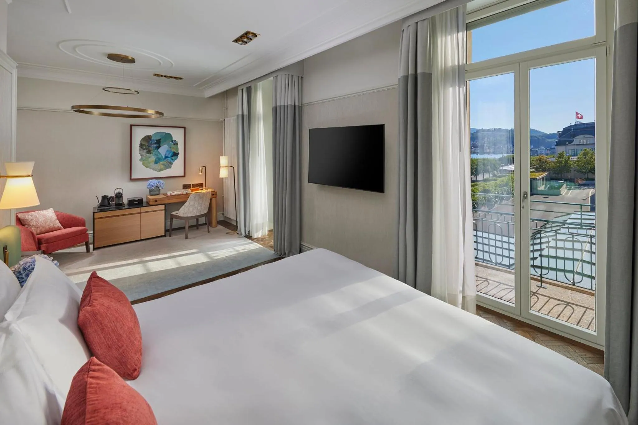 Balcony/Terrace, Bed in Mandarin Oriental Palace, Luzern