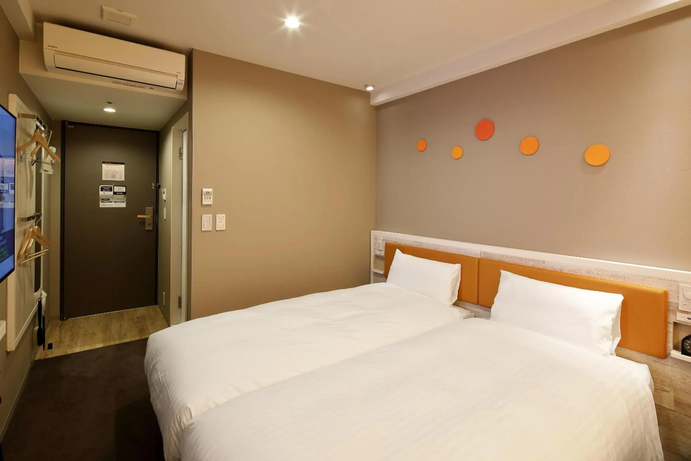 Twin Room (2 adult) - Non-Smoking in Via Inn Shin-Osaka Shomenguchi Twin Room (2 adult) - Non-Smoking in Via Inn Shin-Osaka Shomenguchi