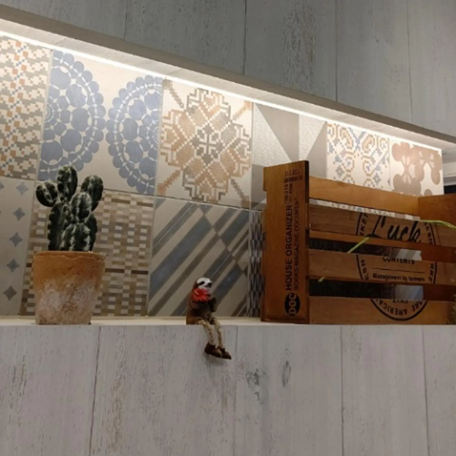 Decorative detail in Via Inn Shin Osaka Shomenguchi