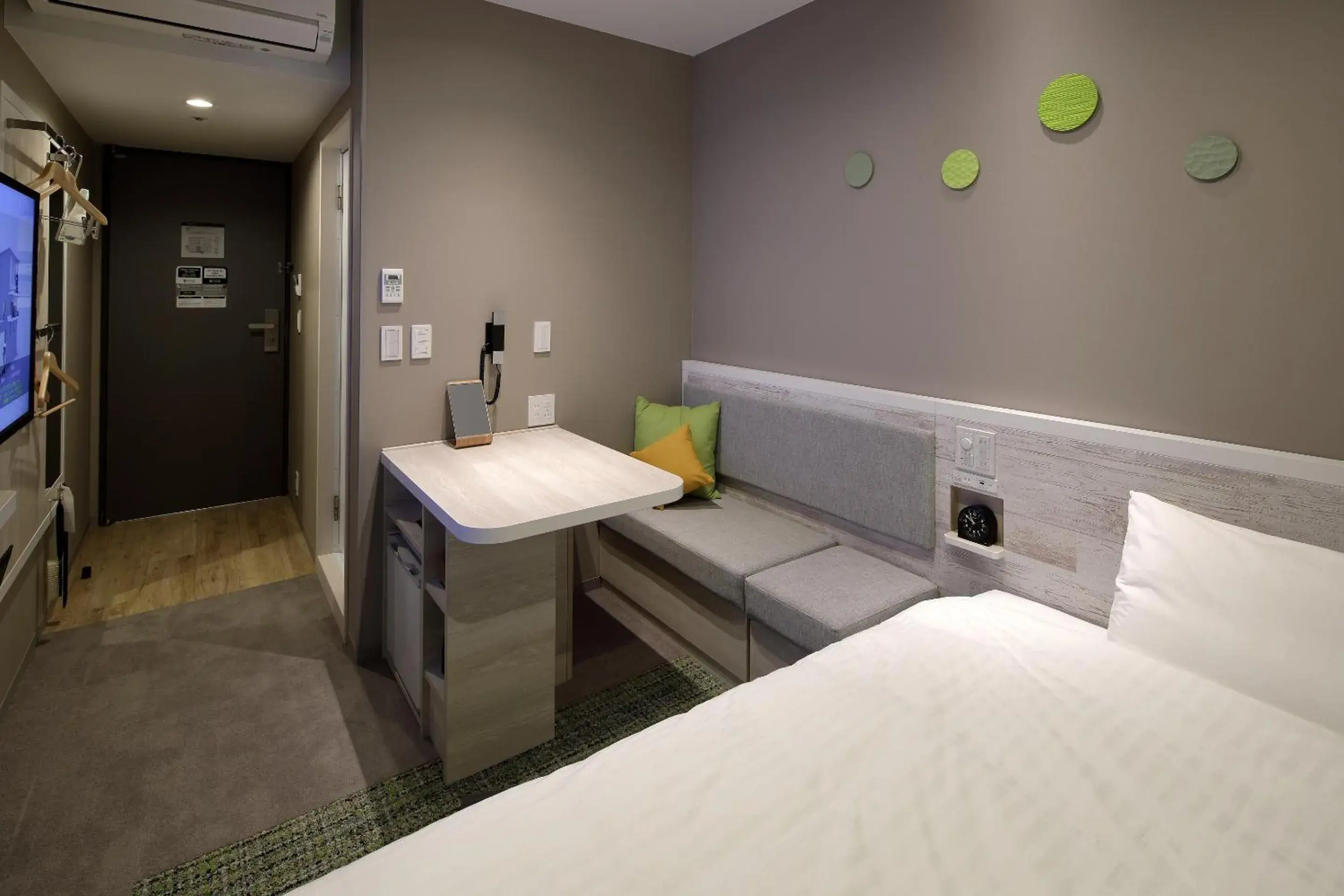 Semi-Double Room (2 adult) - Non-Smoking in Via Inn Shin-Osaka Shomenguchi Semi-Double Room (2 adult) - Non-Smoking in Via Inn Shin-Osaka Shomenguchi