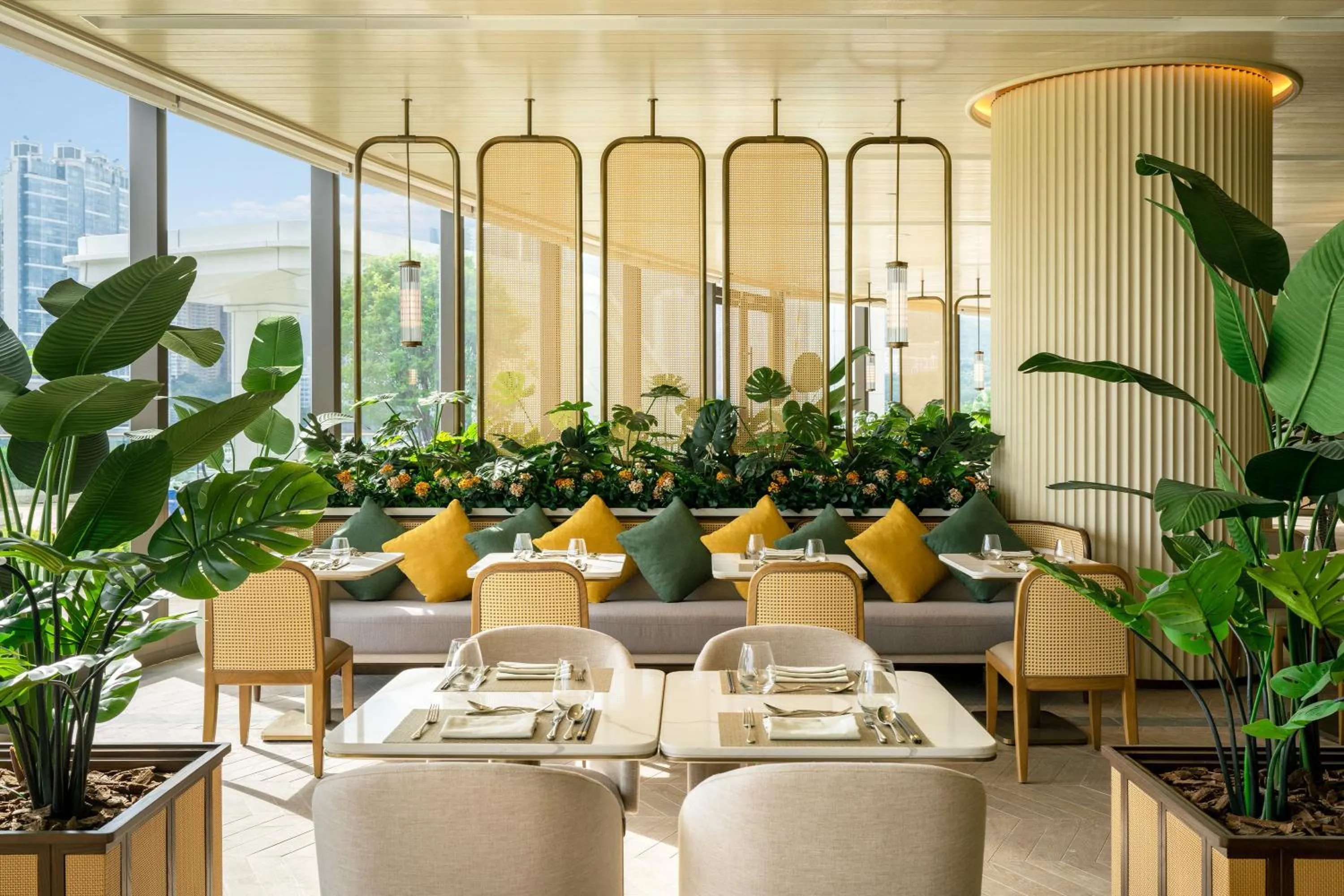 Restaurant/places to eat in The Fullerton Ocean Park Hotel Hong Kong