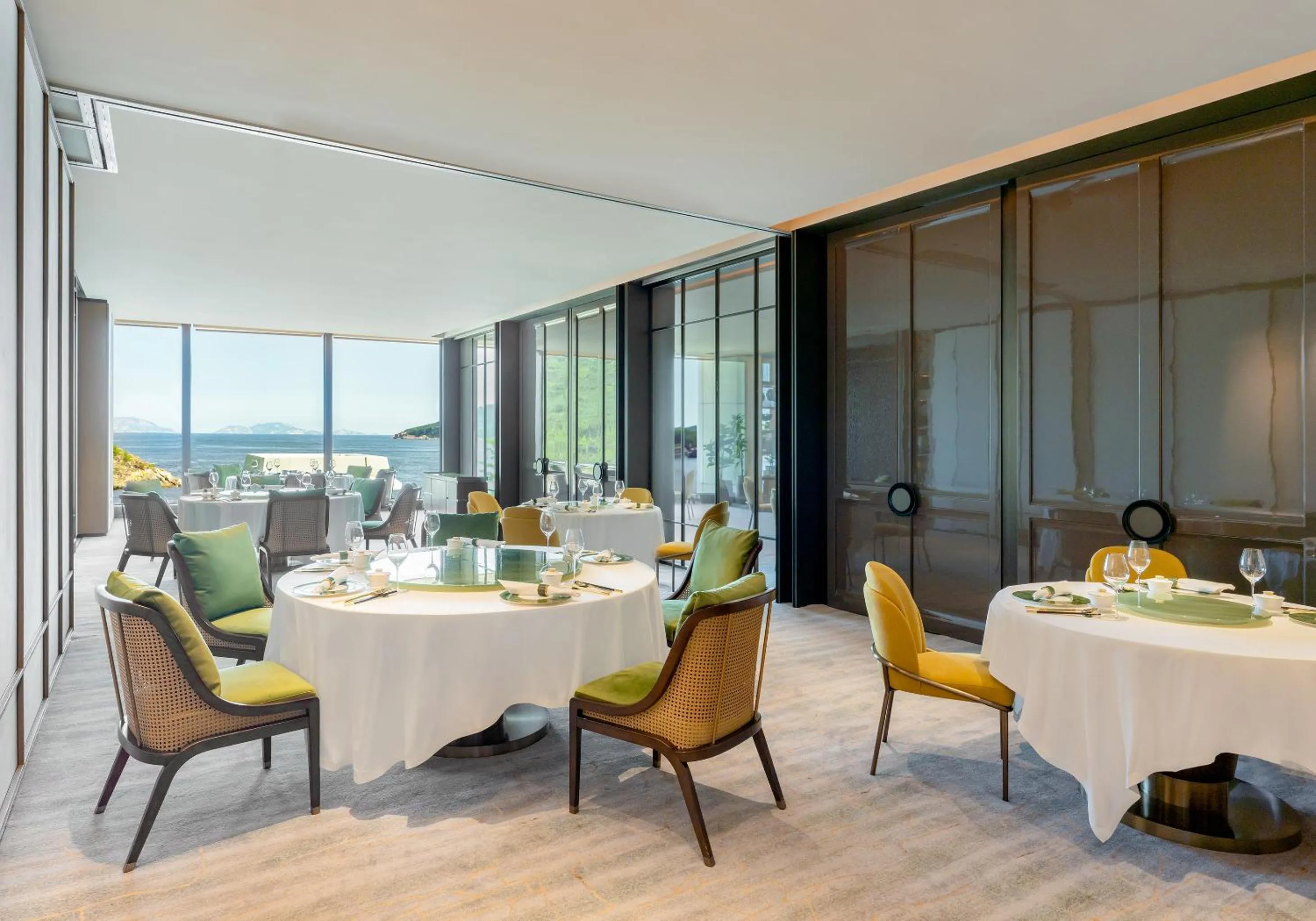 Restaurant/places to eat in The Fullerton Ocean Park Hotel Hong Kong