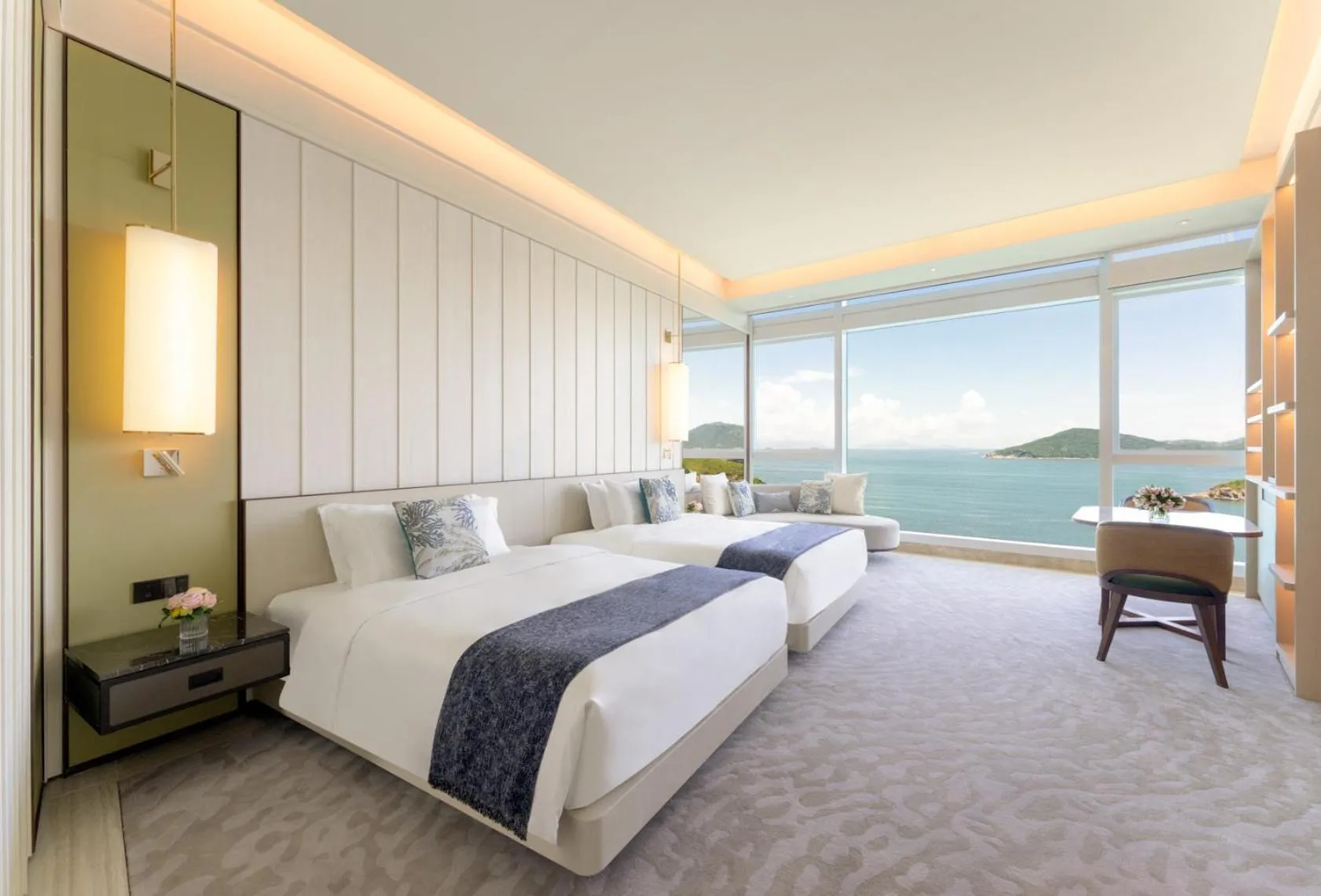 Bedroom, Bed in The Fullerton Ocean Park Hotel Hong Kong