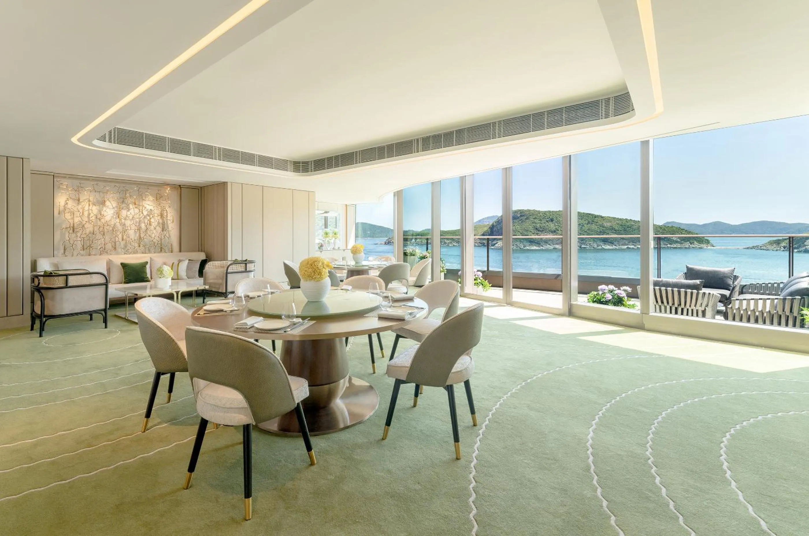 Restaurant/places to eat in The Fullerton Ocean Park Hotel Hong Kong