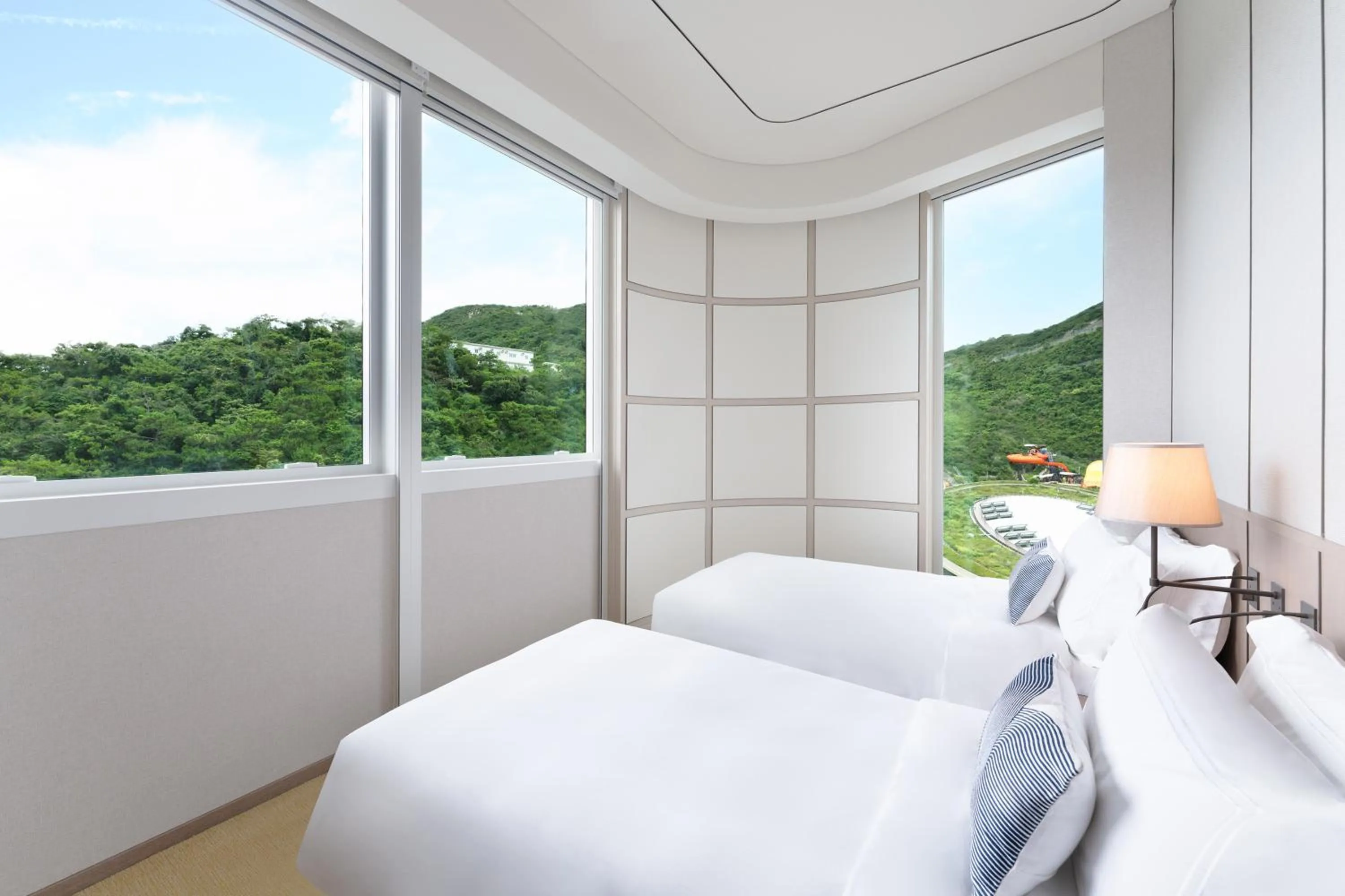 Bed in The Fullerton Ocean Park Hotel Hong Kong