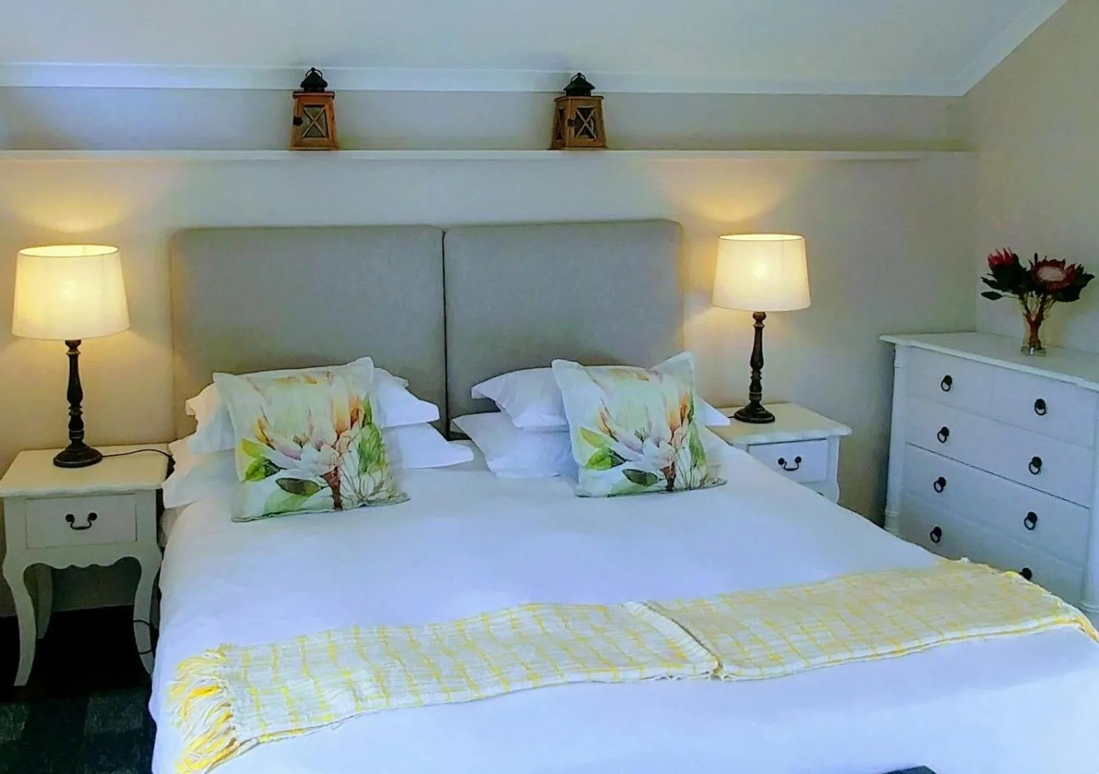 Bedroom, Bed in Aan De Vliet Guest House