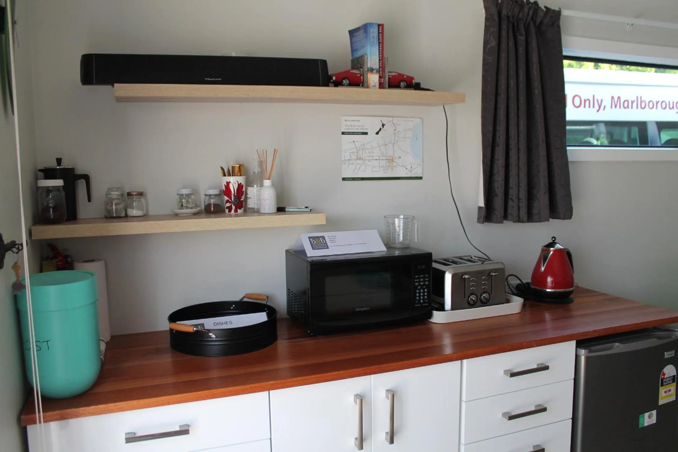 Kitchen or kitchenette in Marlborough Wine Country B&B