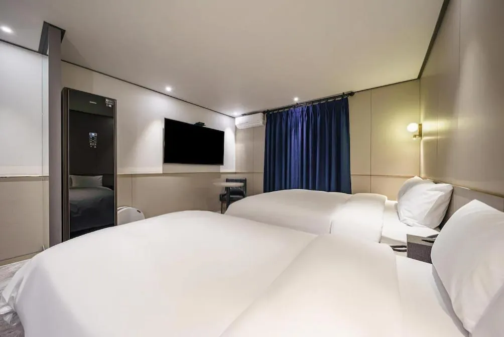 Bed in Brown-Dot Hotel Geomdan